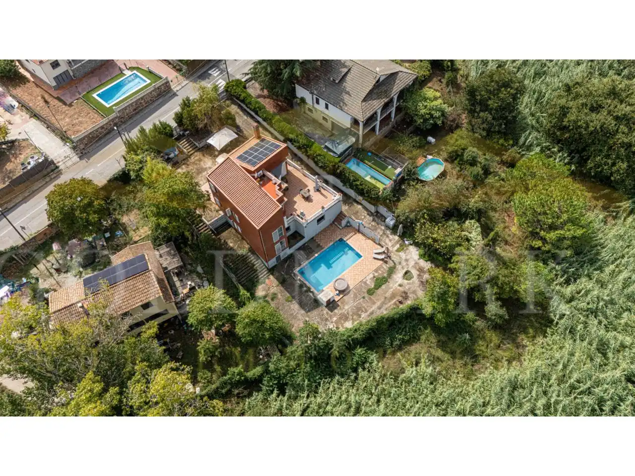 Vista exterior de Casa o xalet en venda en Corbera de Llobregat amb Aire condicionat, Calefacció i Jardí privat