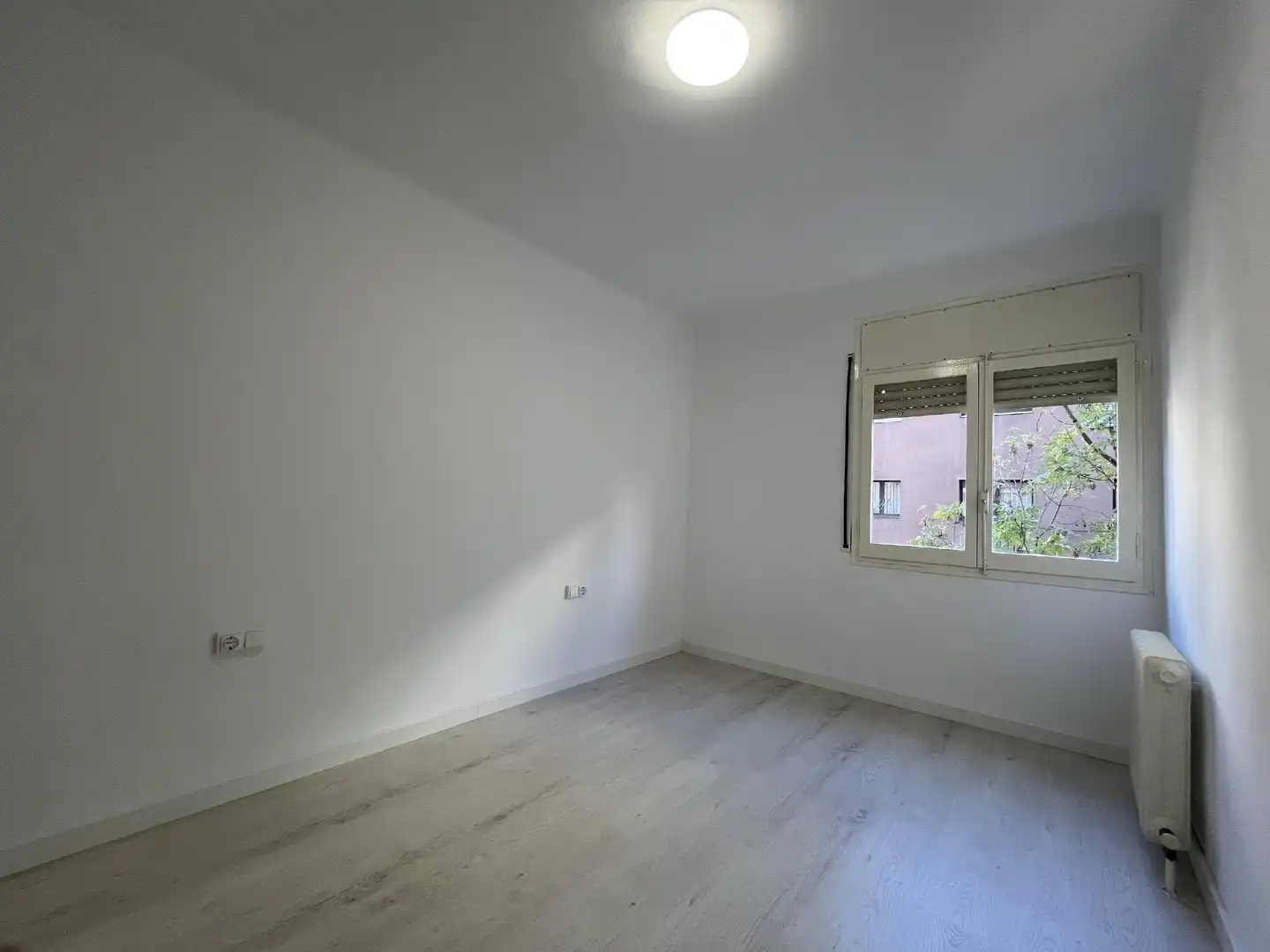 Schlafzimmer von Wohnung zum Verkauf in Girona mit Heizung und Parkett