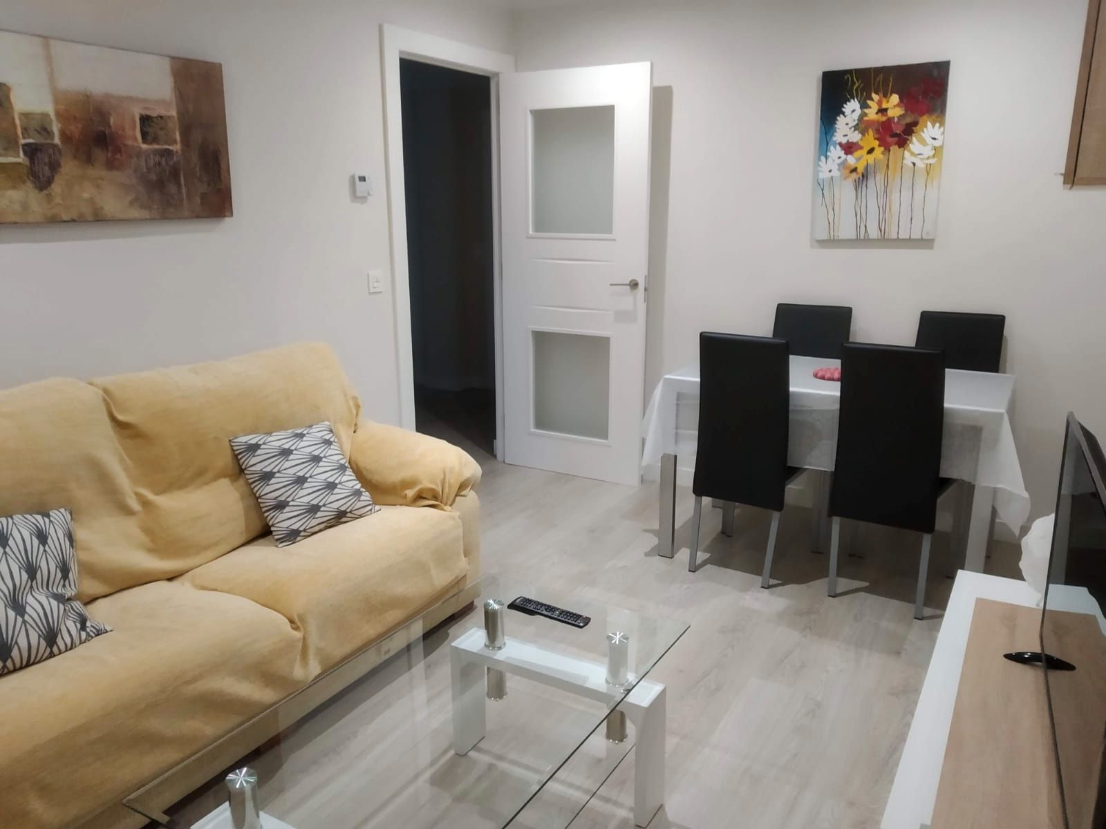 Sala de estar de Piso de alquiler en  Zaragoza Capital con Calefacción, Parquet y Amueblado