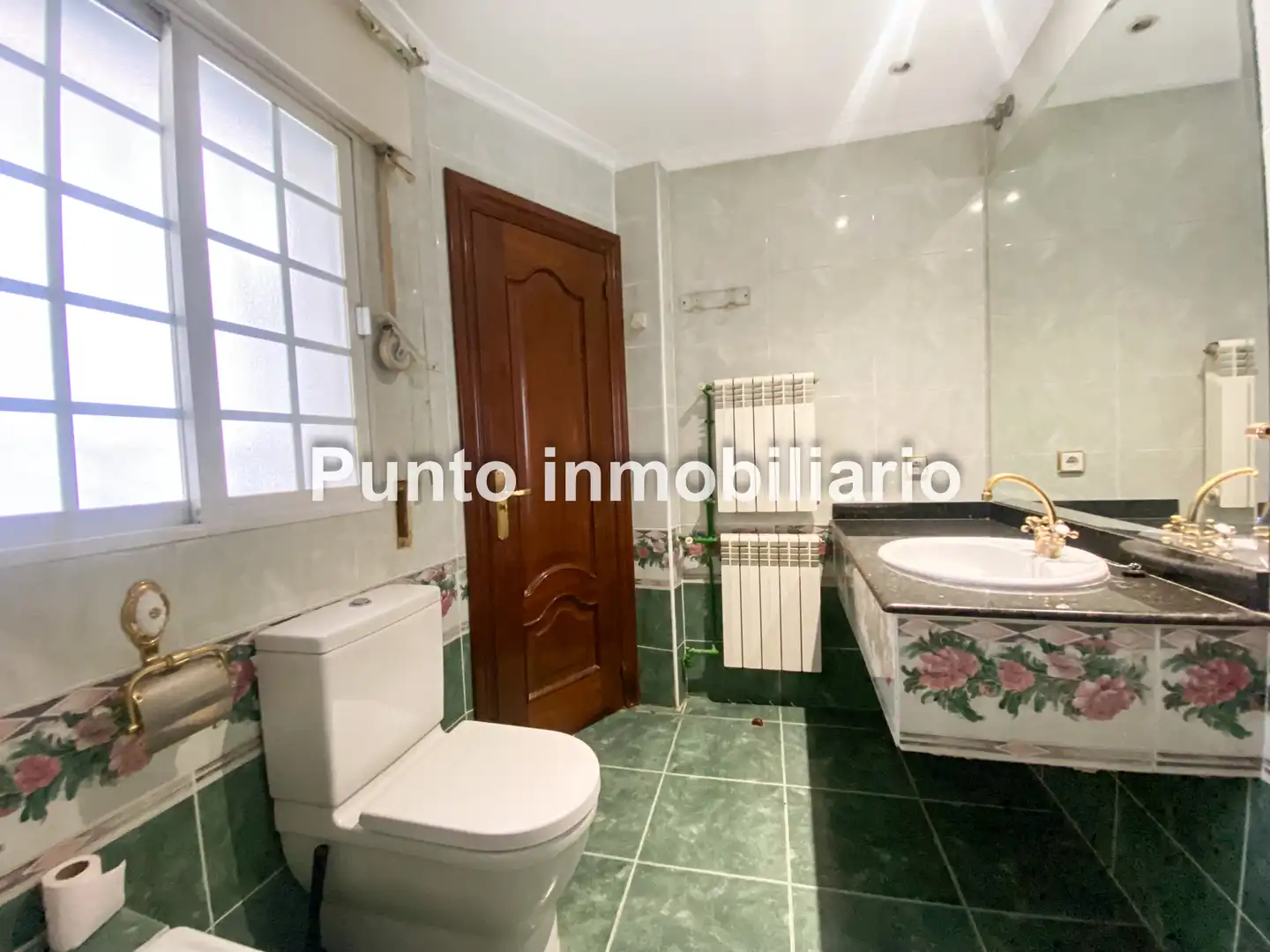 Badezimmer von Wohnung zum Verkauf in Valladolid mit Klimaanlage, Heizung und Parkett
