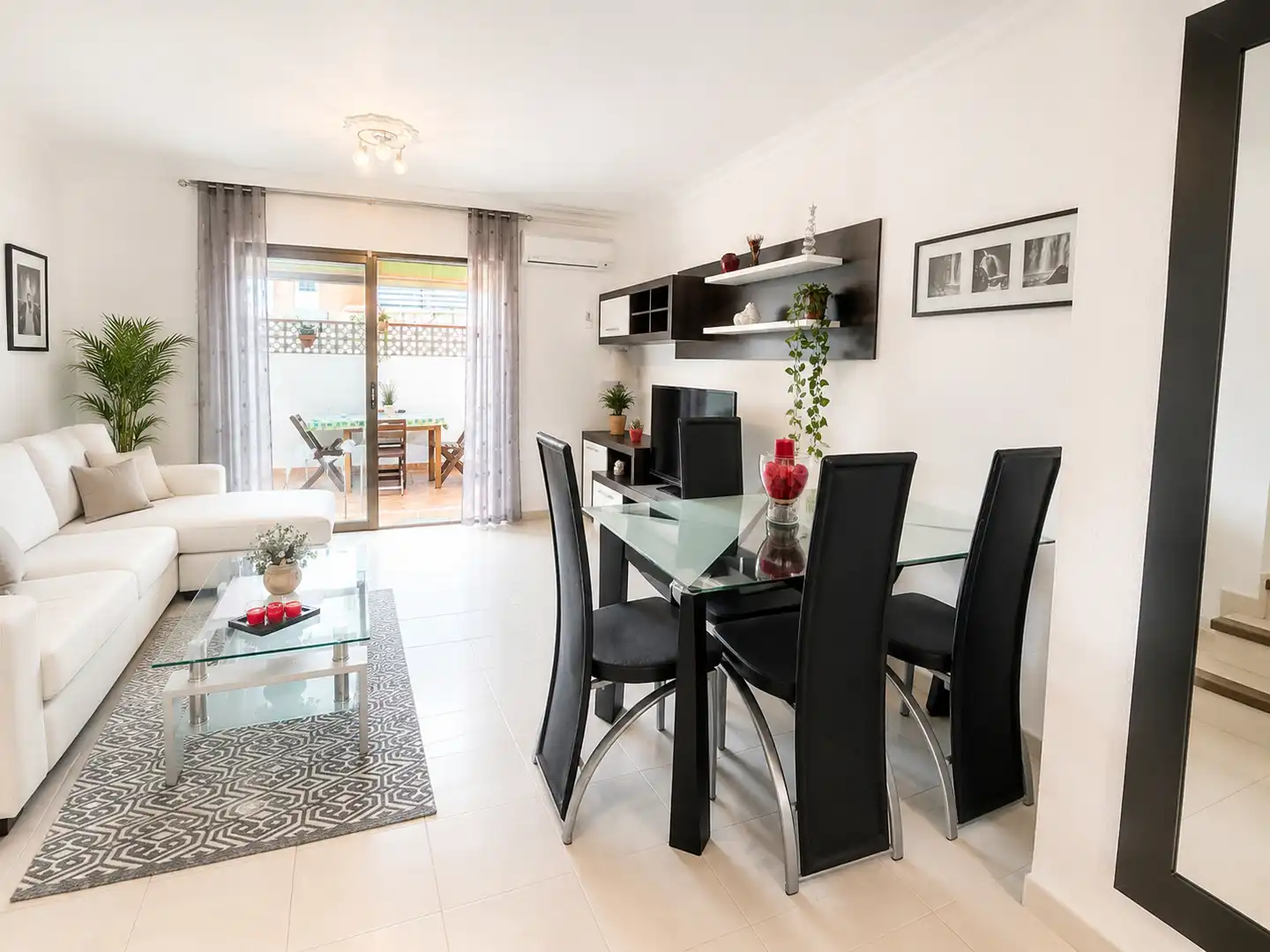 Esszimmer von Einfamilien-Reihenhaus zum Verkauf in Granadilla de Abona mit Terrasse, Ofen und Waschmaschine
