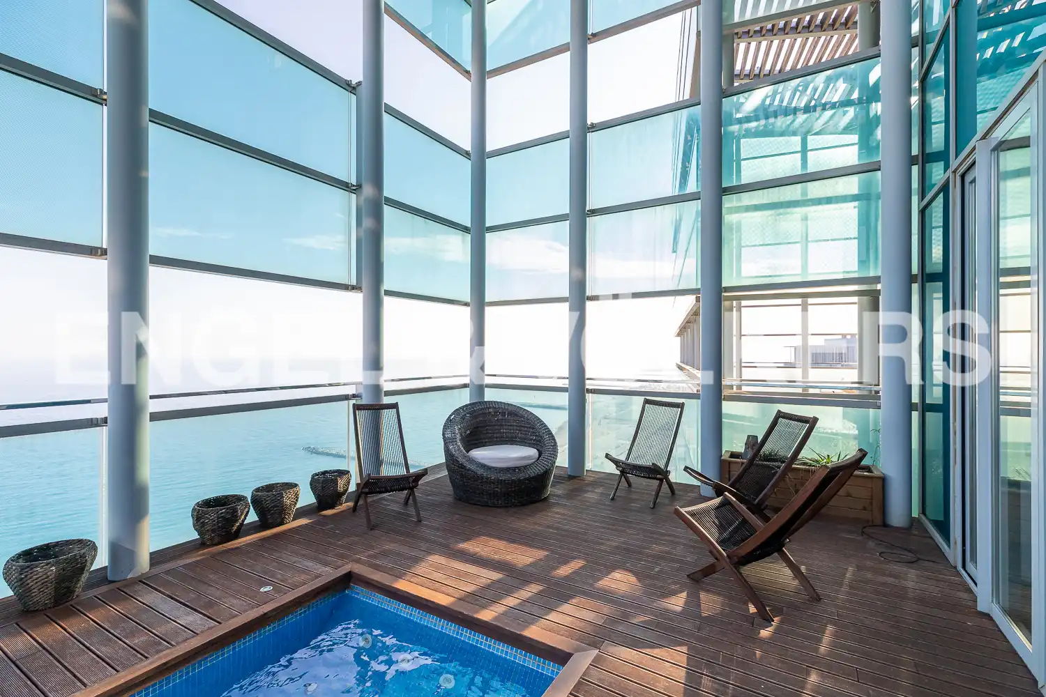 Piscina de Ático de alquiler en Barcelona con Aire acondicionado, Calefacción y Parquet