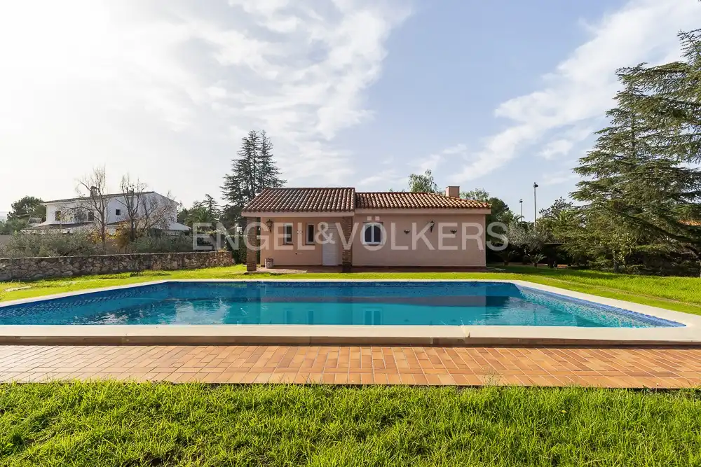 Piscina de Casa o xalet en venda en Ontinyent amb Calefacció, Jardí privat i Terrassa