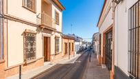 Vista exterior de Casa o xalet en venda en Pilas amb Aire condicionat, Terrassa i Balcó