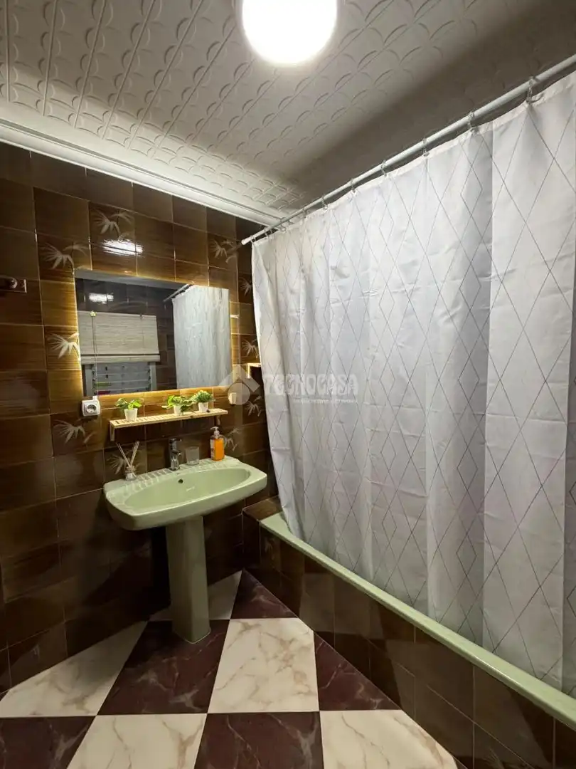 Bany de Casa o xalet en venda en Sevilla amb Aire condicionat i Balcó