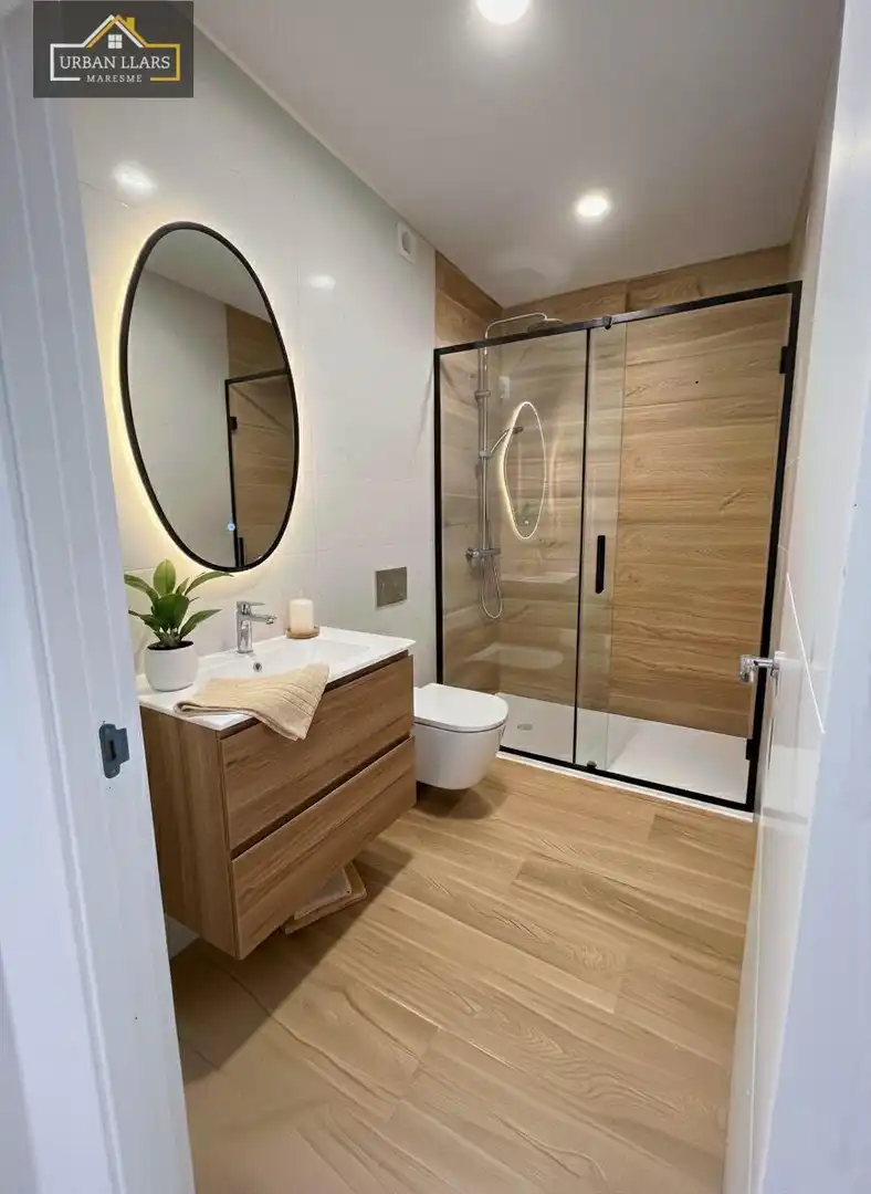 Baño de Casa o chalet en venta en Mataró con Calefacción, Parquet y Terraza