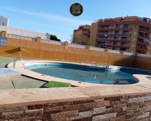 Piscina de Apartament de lloguer en Roquetas de Mar amb Aire condicionat i Terrassa