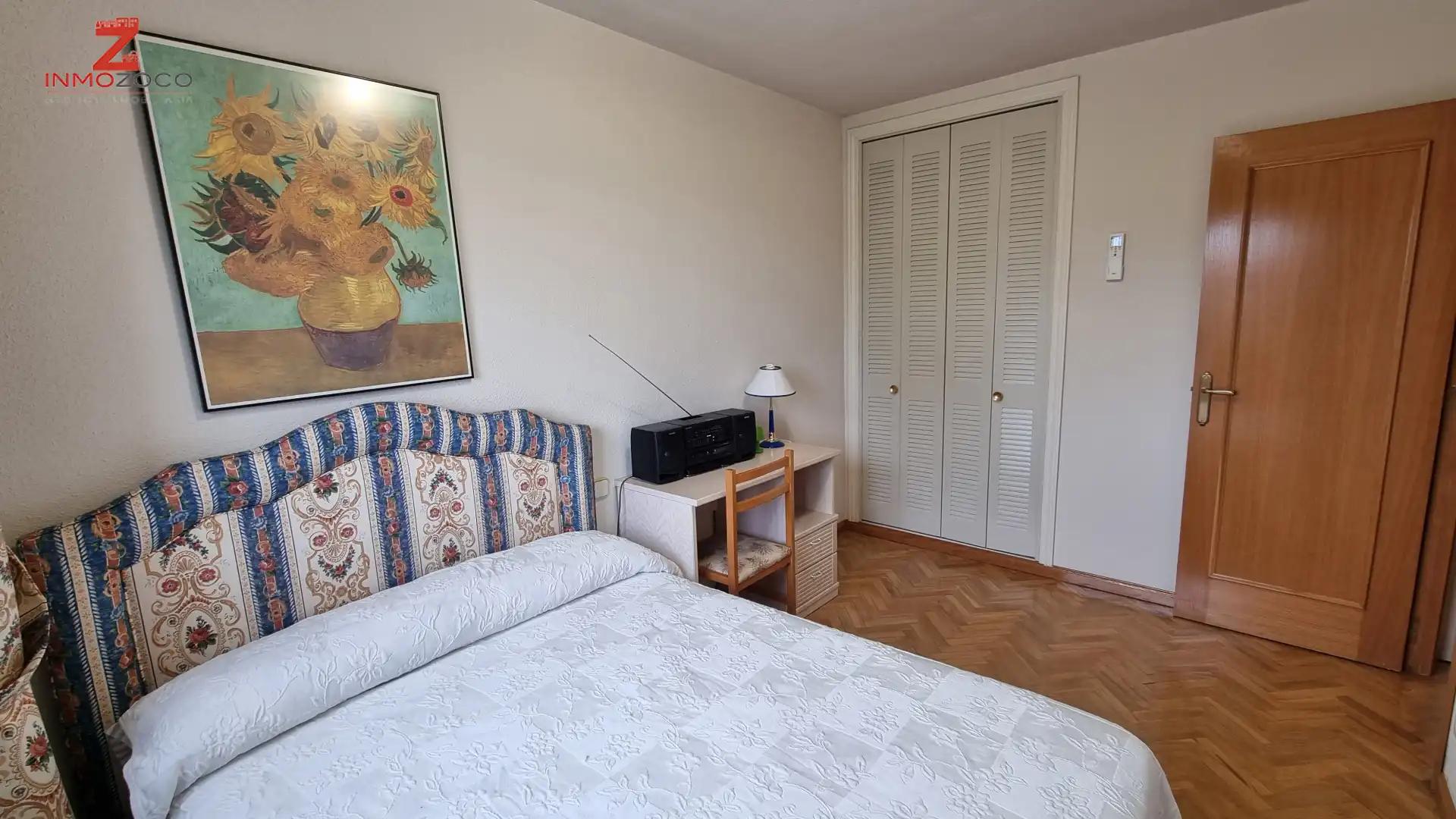 Dormitori de Casa adosada en venda en Las Rozas de Madrid amb Aire condicionat, Calefacció i Jardí privat