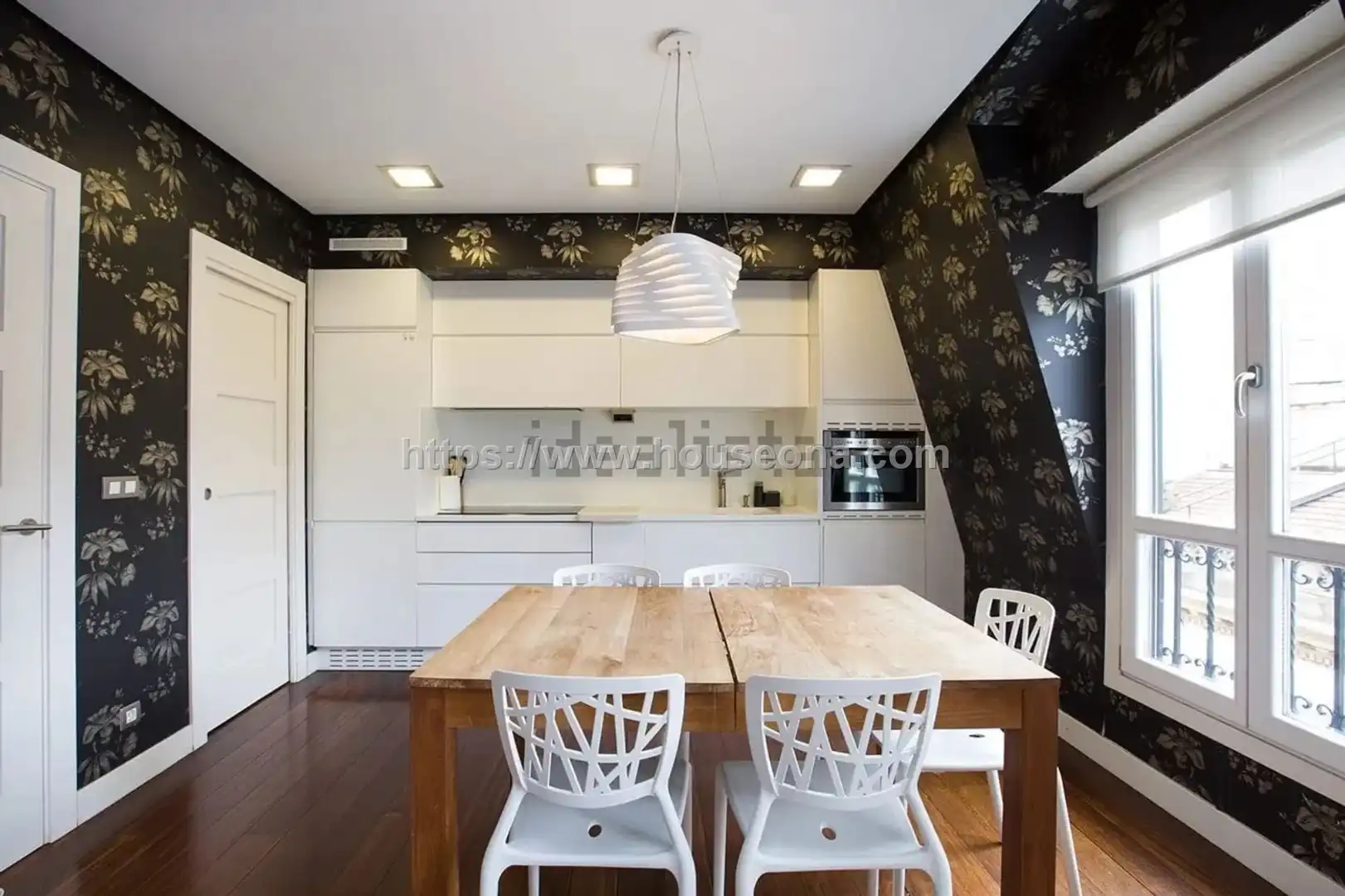Esszimmer von Maisonette zum Verkauf in Bilbao  mit Abstellraum, Möbliert und Balkon