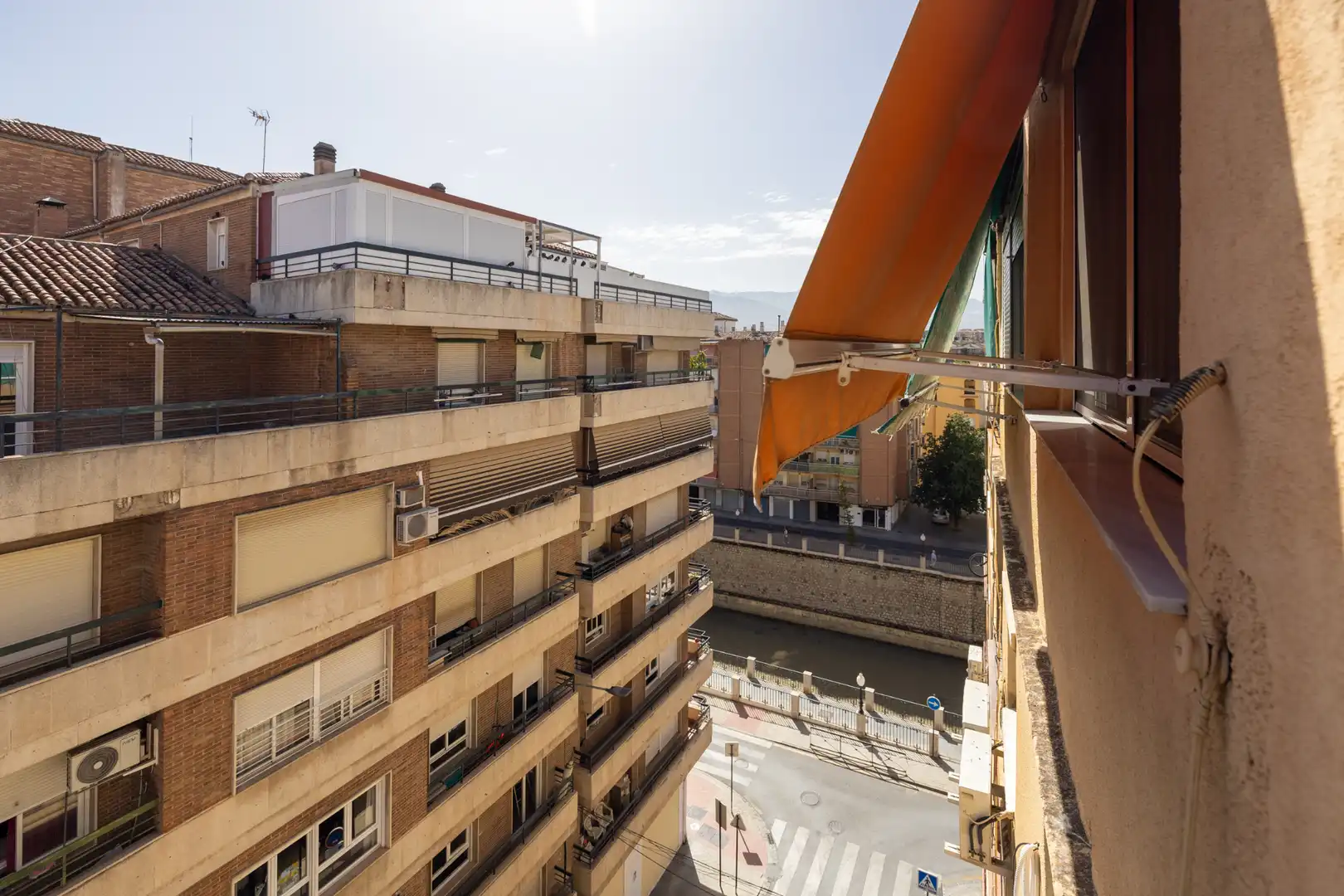 Vista exterior de Piso de alquiler en Granada con Aire acondicionado, Calefacción y Amueblado