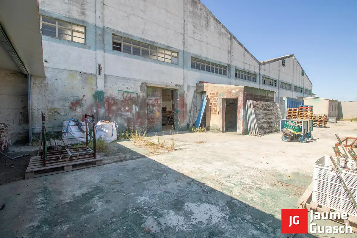 Vista exterior de Nave industrial en venta en Torredembarra