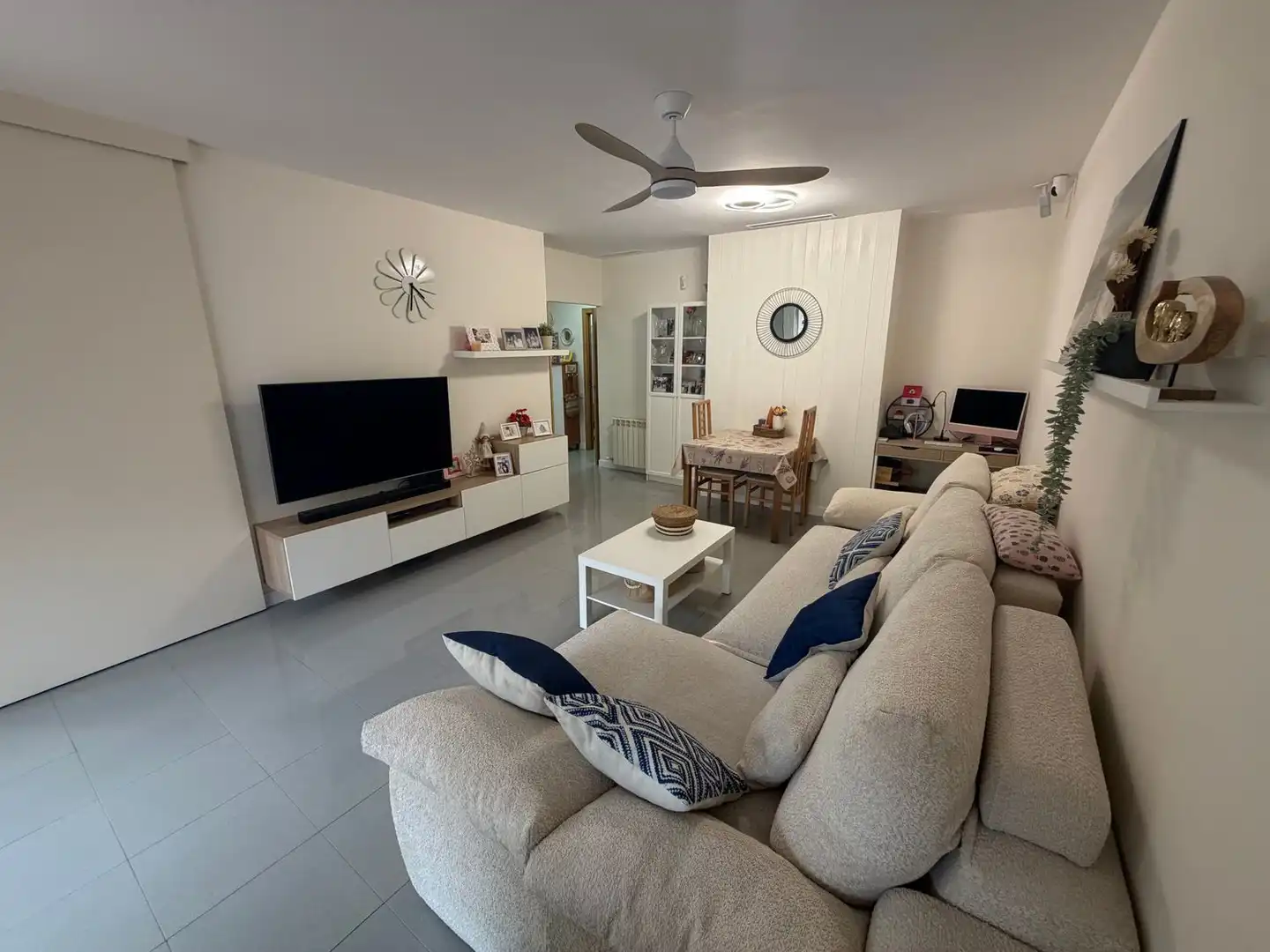 Sala de estar de Piso en venta en Girona con Aire acondicionado, Jardín privado y Terraza