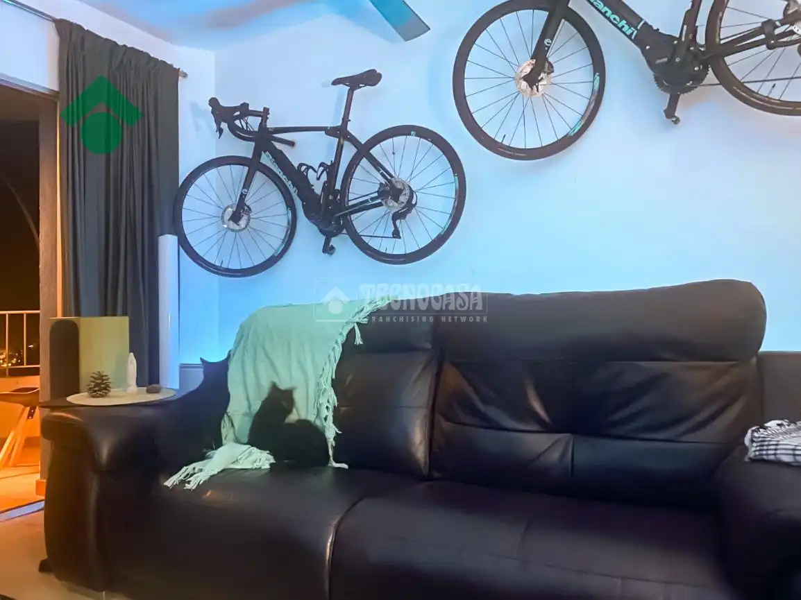 Living room of Flat for sale in Almuñécar  with Furnished, Balcony and Community pool