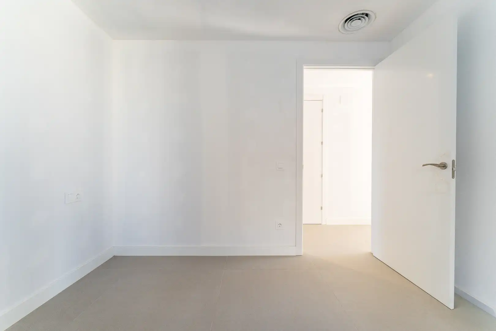 Casa adosada en venta en Cambrils con Jardín privado, Piscina y Domótica