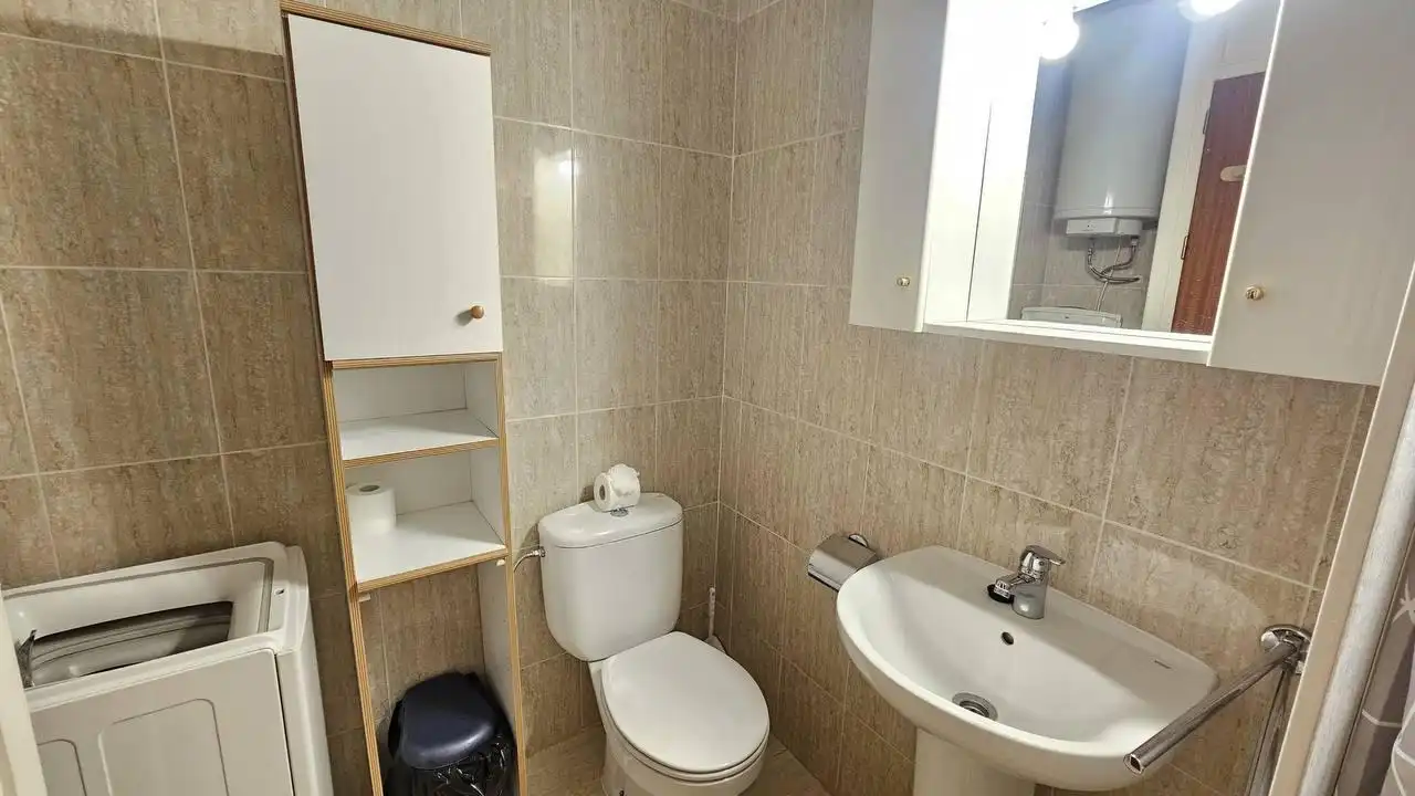 Baño de Planta baja de alquiler en Roses con Aire acondicionado, Terraza y Amueblado