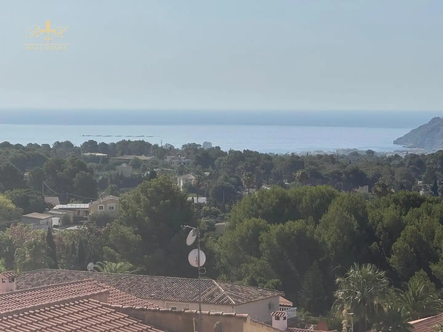 Exterior view of Houses for sale in L'Alfàs del Pi  with Air Conditioner, Heating and Swimming Pool