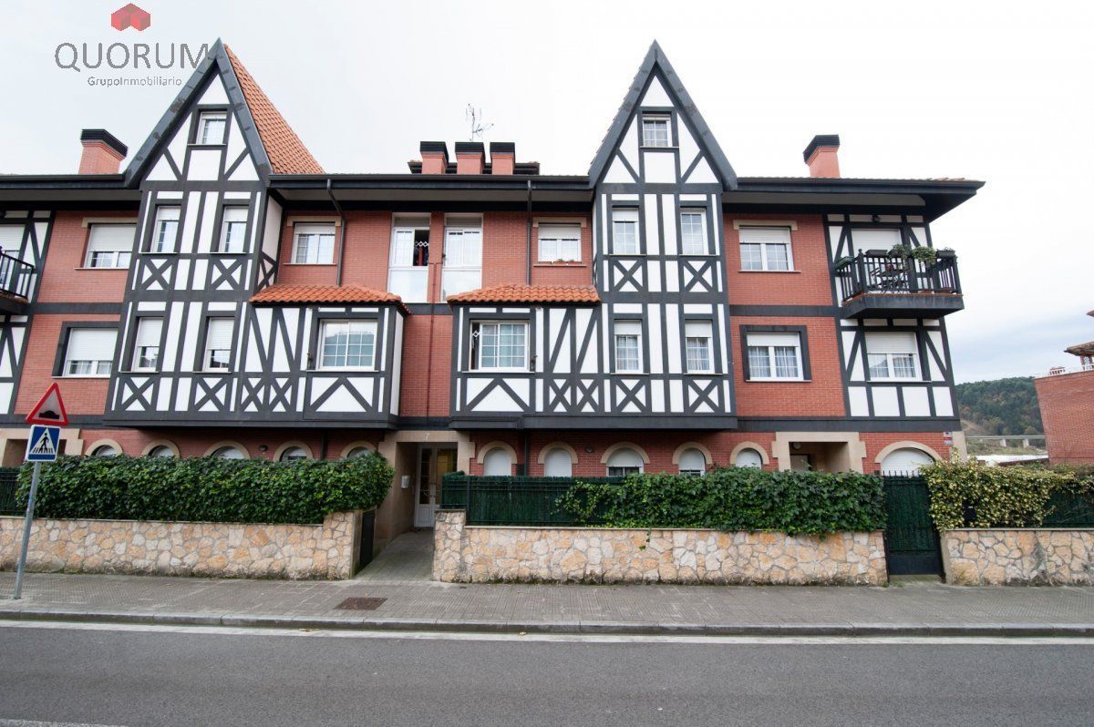 Vista exterior de Piso en venta en Galdakao con Calefacción, Terraza y Trastero