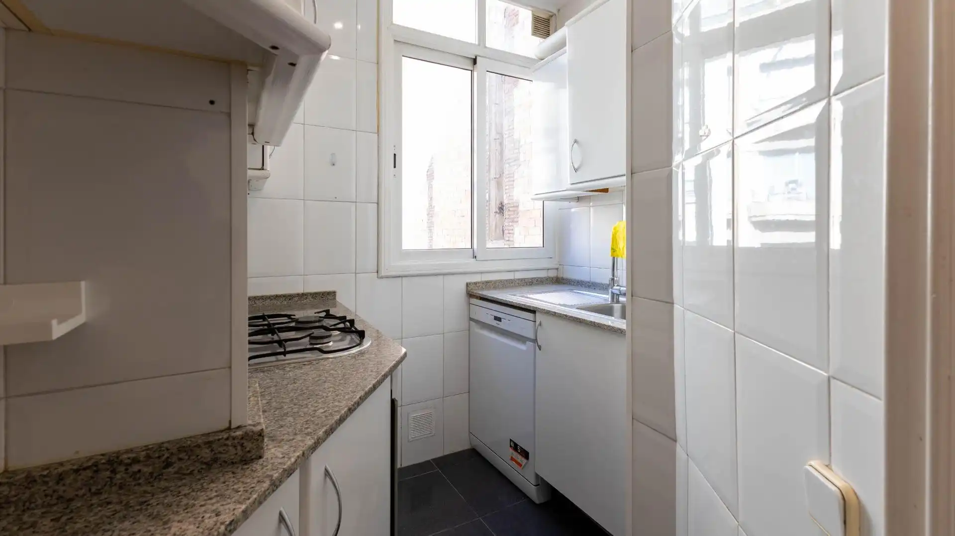 Küche von Wohnung zum Verkauf in Barcelona mit Klimaanlage, Heizung und Parkett