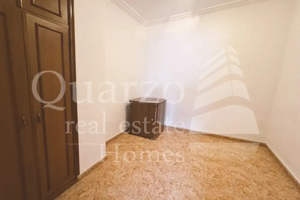 Habitación de Piso en venta en Valencia con Calefacción y Balcón