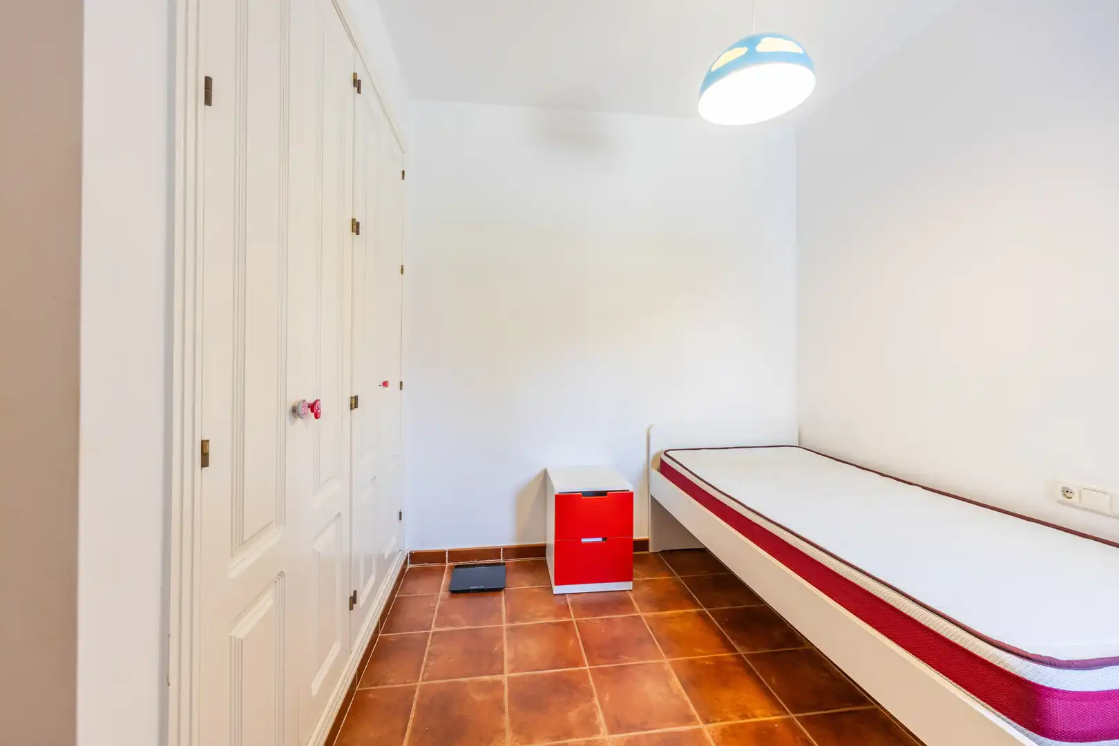 Habitación de Apartamento en venta en La Alcaidesa con Aire acondicionado, Calefacción y Terraza