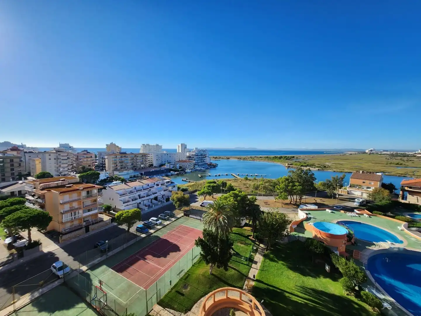 Pis amb piscina en venda a cap de ponent, imagen 2
