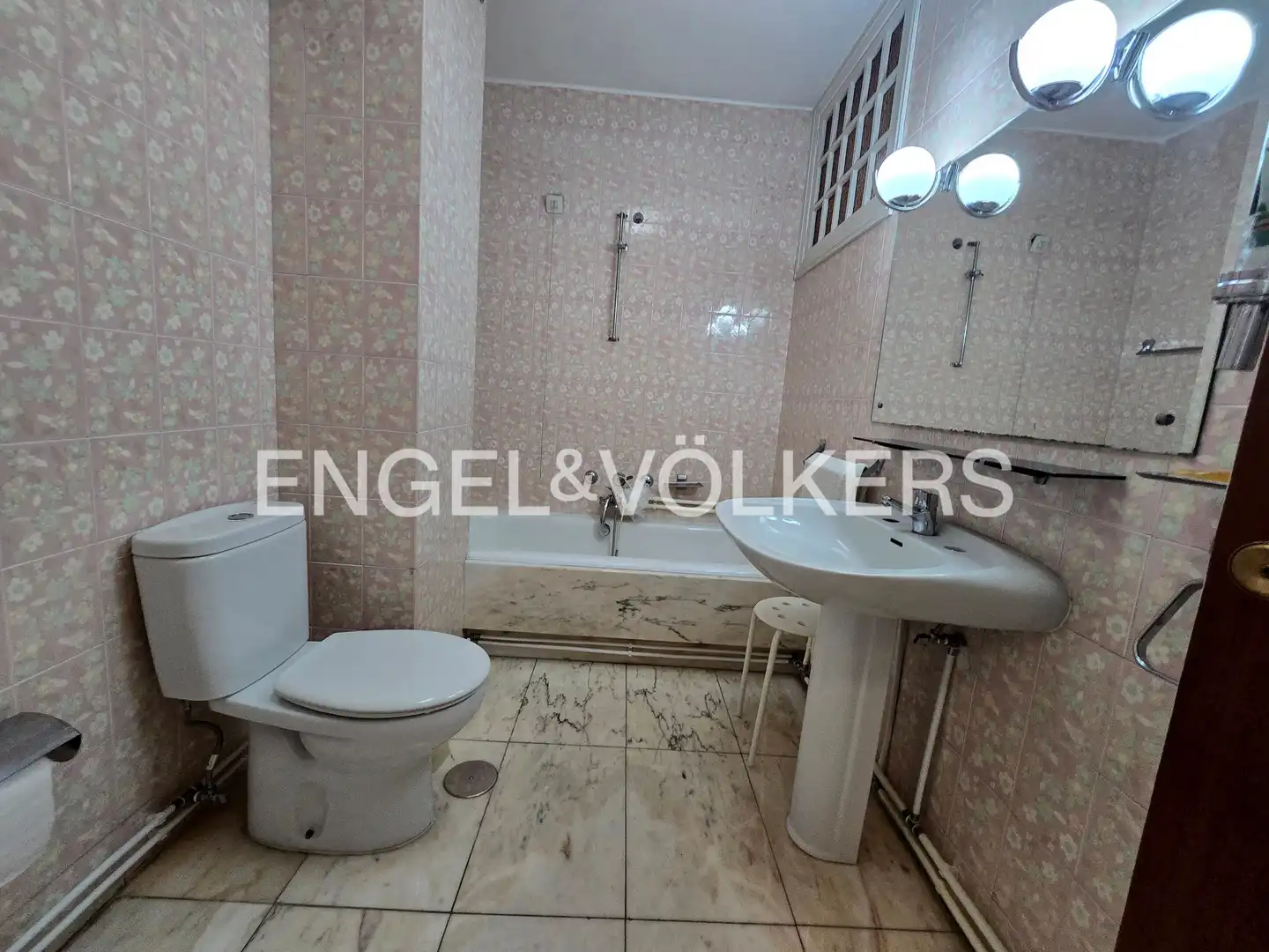 Baño de Apartamento en venta en Vigo  con Calefacción y Terraza