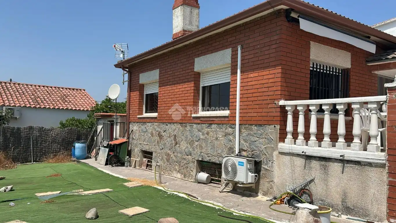 Vista exterior de Casa o xalet en venda en Rubí