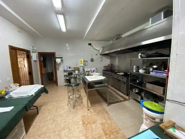Cuina de Local en venda en La Zarza (Badajoz) amb Aire condicionat, Terrassa i Moblat