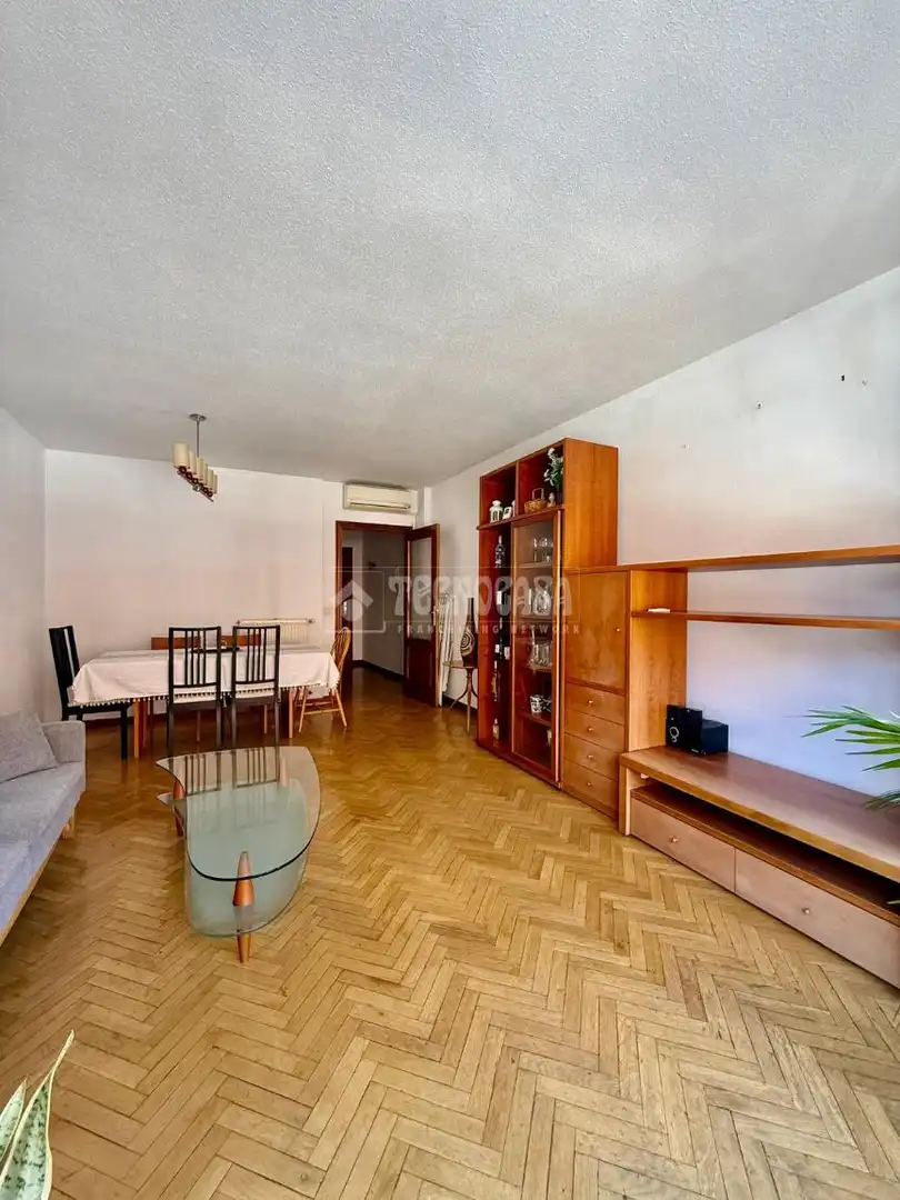 Sala de estar de Piso en venta en  Madrid Capital con Calefacción