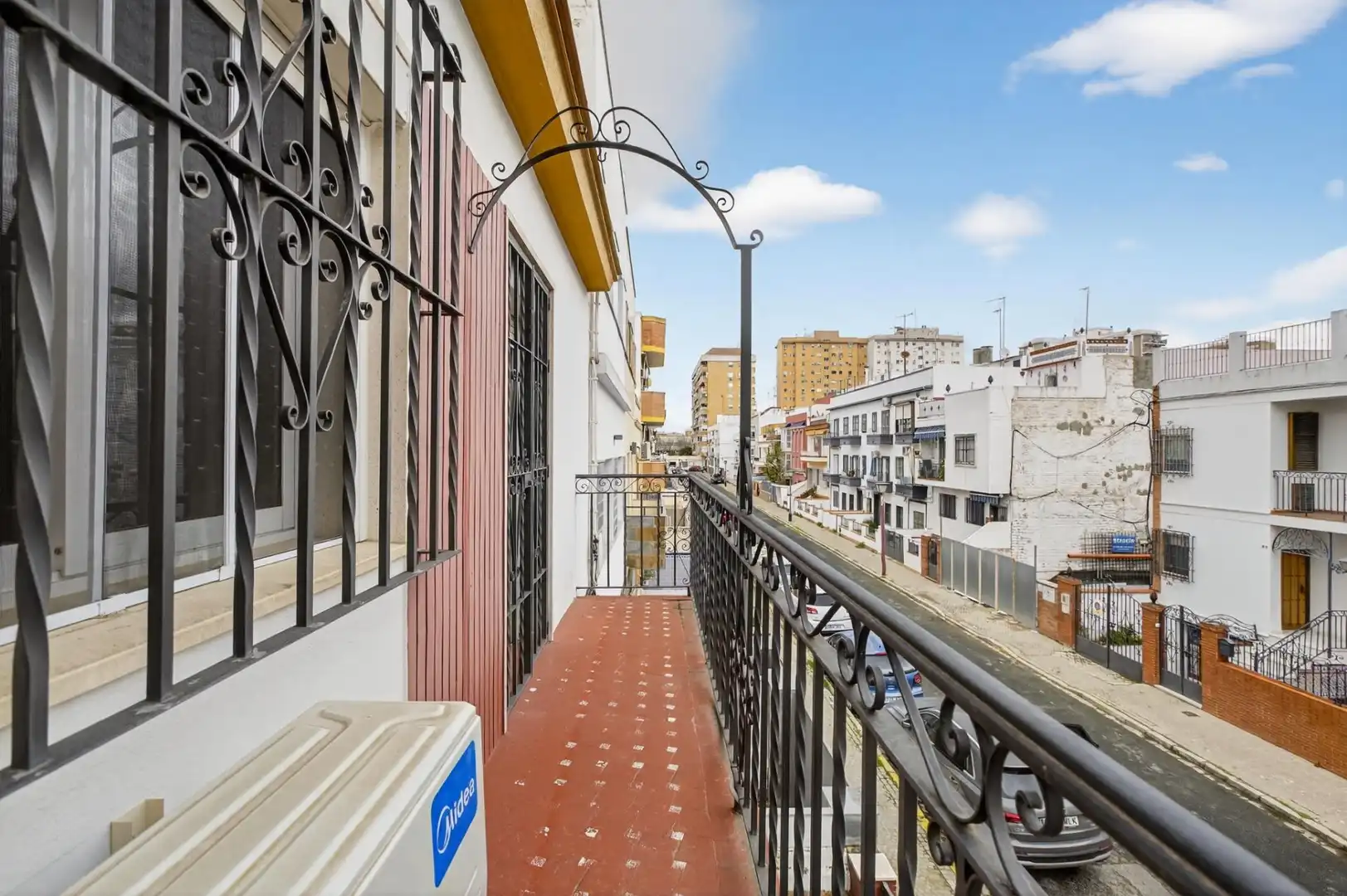 Exterior view of Houses for sale in Sevilla  with Air Conditioner, Terrace and Balcony
