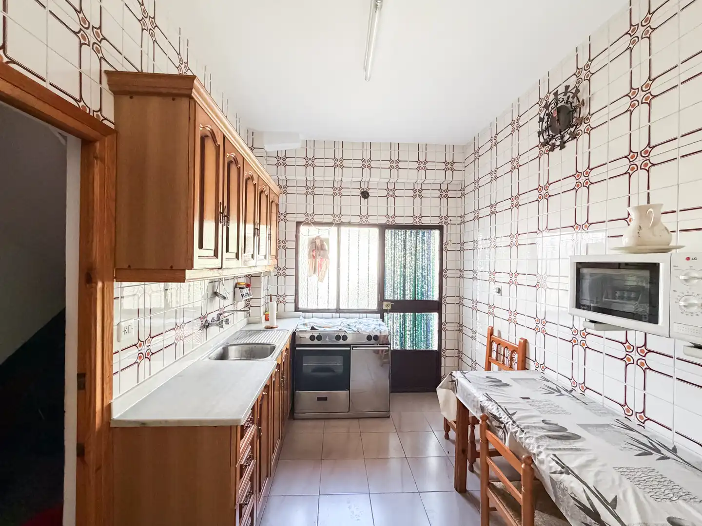 Cuina de Casa o xalet en venda en Baza amb Calefacció, Moblat i Forn