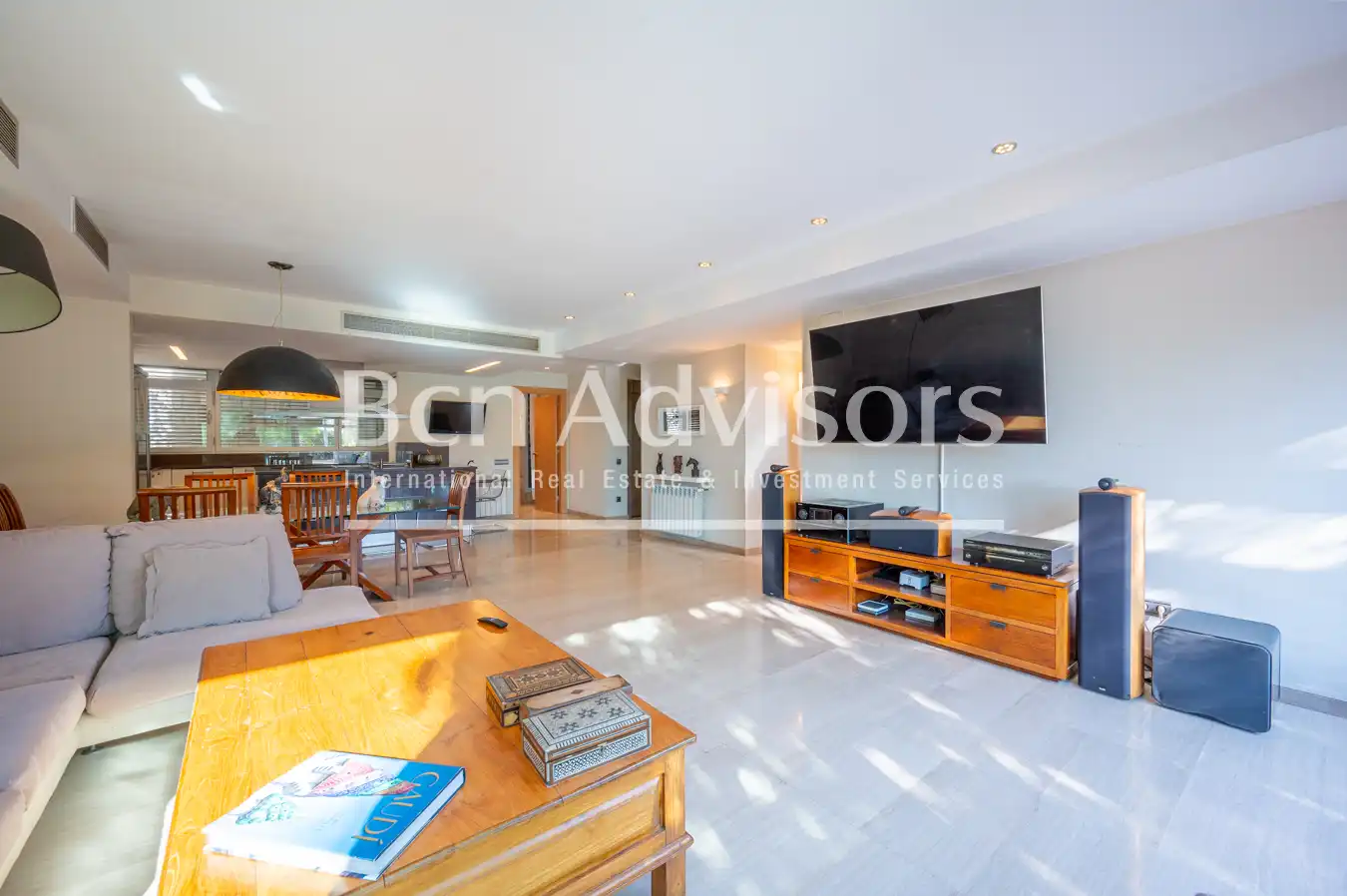 Sala de estar de Casa o chalet en venta en Barcelona con Aire acondicionado, Calefacción y Jardín privado