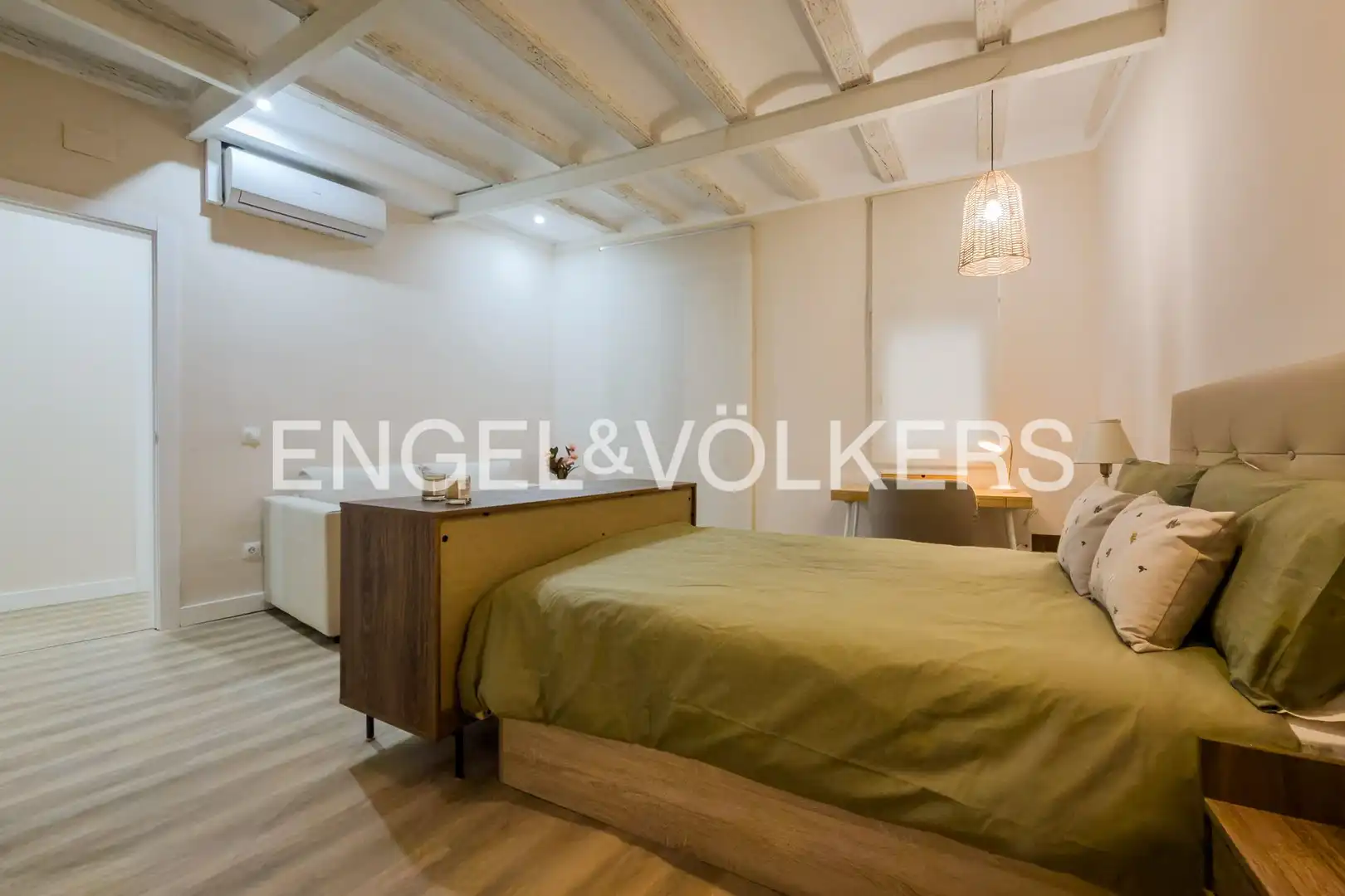 Bedroom of Flat for rent in Ciutat Vella