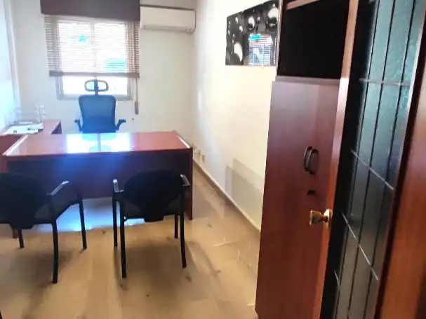 Büro zur Miete in Málaga mit Klimaanlage, Heizung und Möbliert