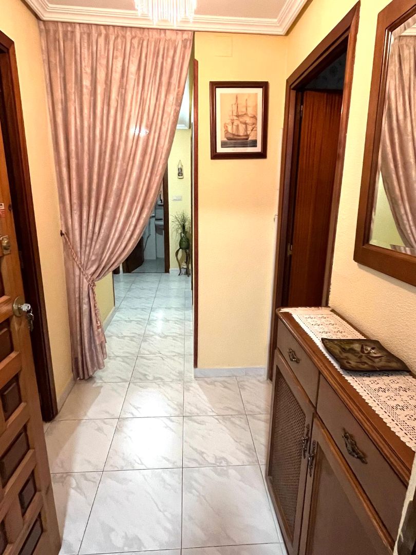 Piso en venta en Cuéllar con Calefacción, Terraza y Amueblado