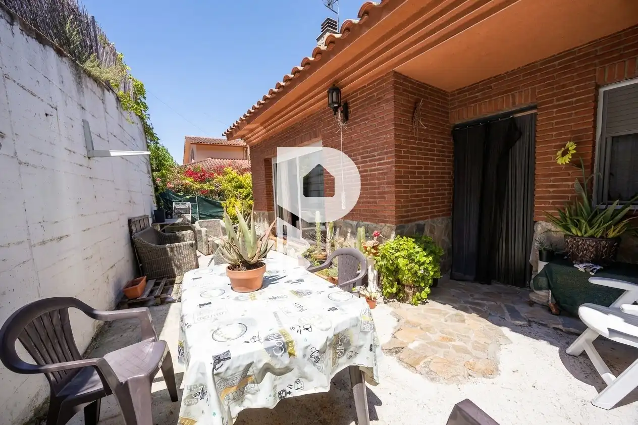 Terrassa de Casa o xalet en venda en Cervelló amb Aire condicionat, Jardí privat i Terrassa