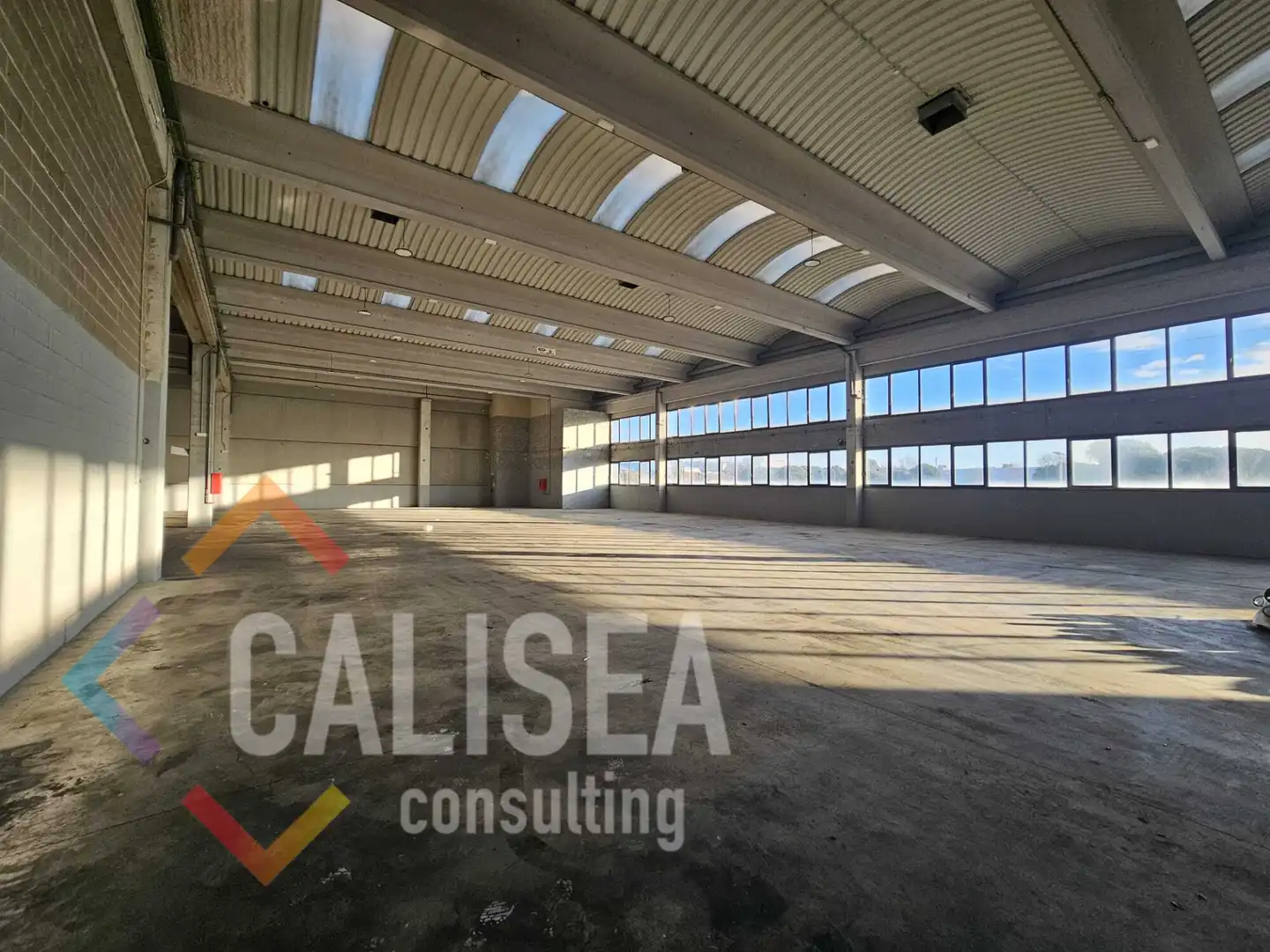Außenansicht von Fabrikhallen zur Miete in Terrassa