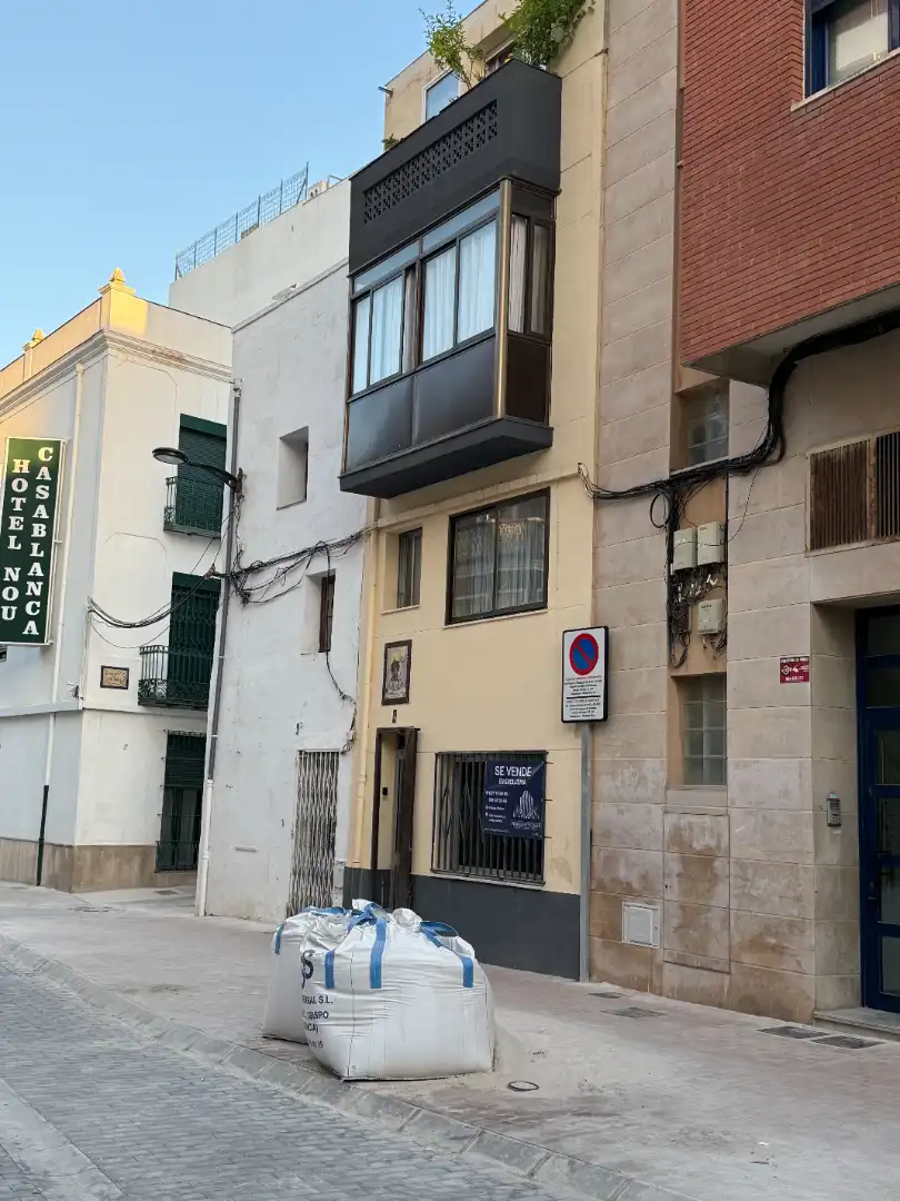 Vista exterior de Casa adosada en venta en Vinaròs con Aire acondicionado, Horno y Balcón