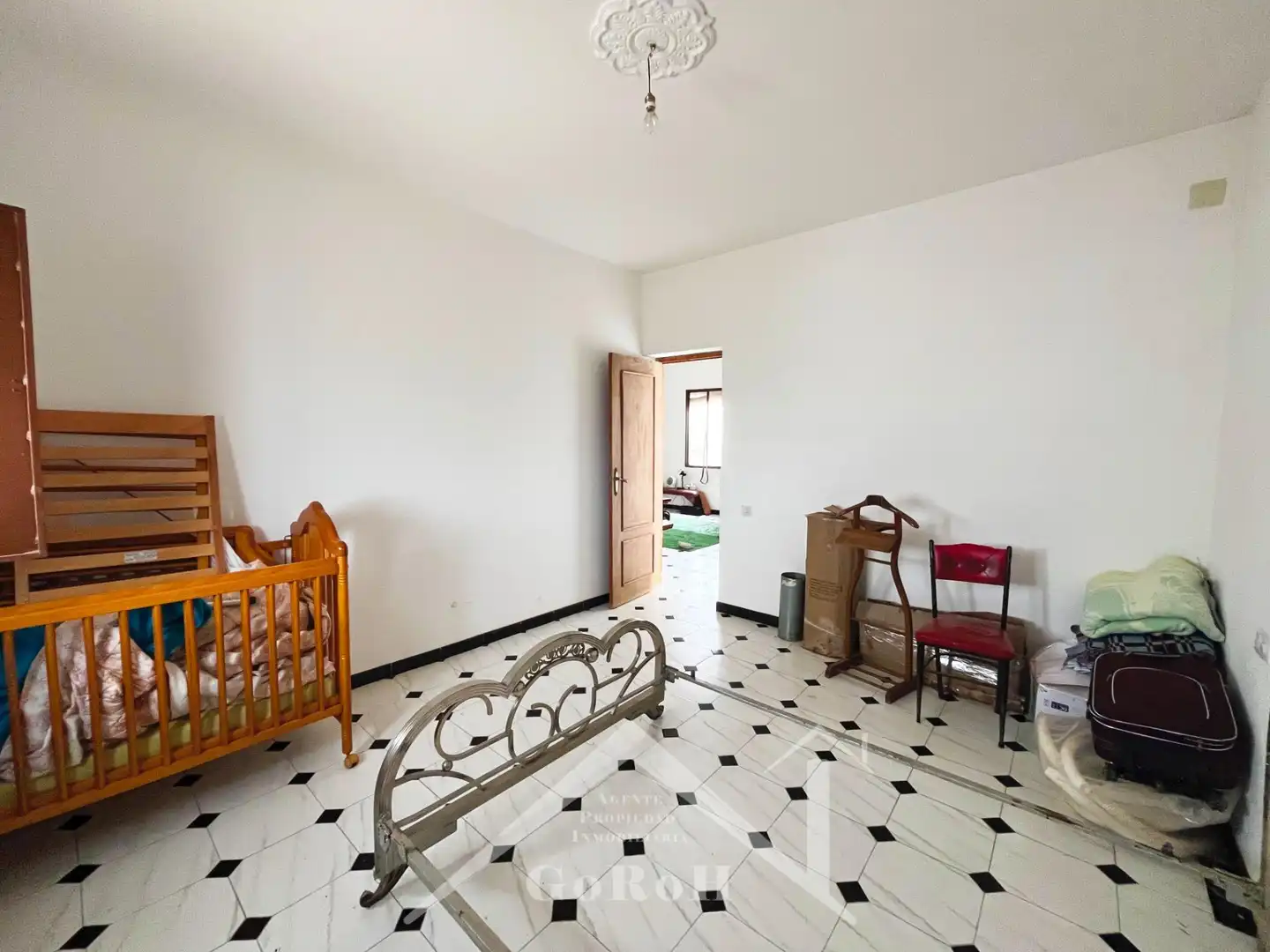 Sala d'estar de Casa o xalet en venda en Almadén de la Plata amb Jardí privat, Terrassa i Traster
