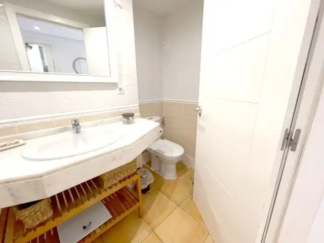 Baño de Apartamento de alquiler en Altea con Aire acondicionado, Calefacción y Terraza