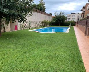 Swimming pool of Single-family semi-detached to rent in El Masnou  with Air Conditioner and Swimming Pool