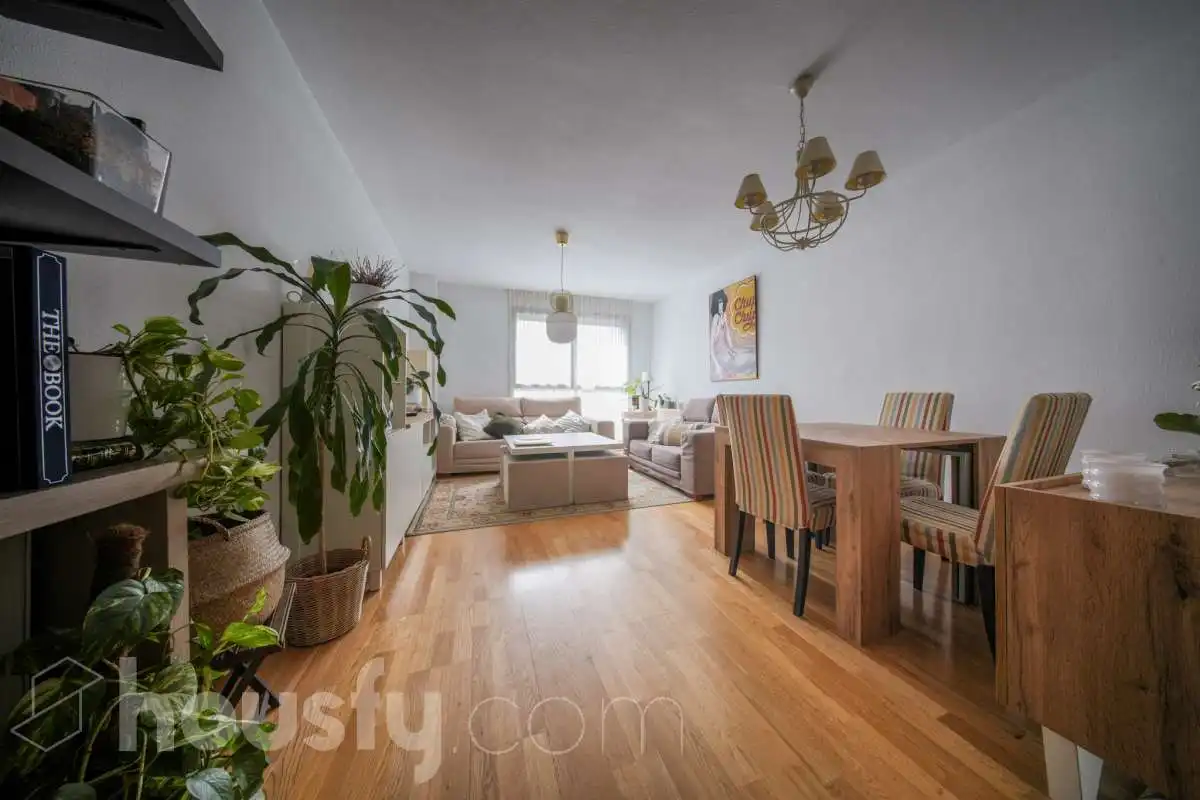 Flat with pool for sale in Cl. Castiello de Jaca ., imagen 2