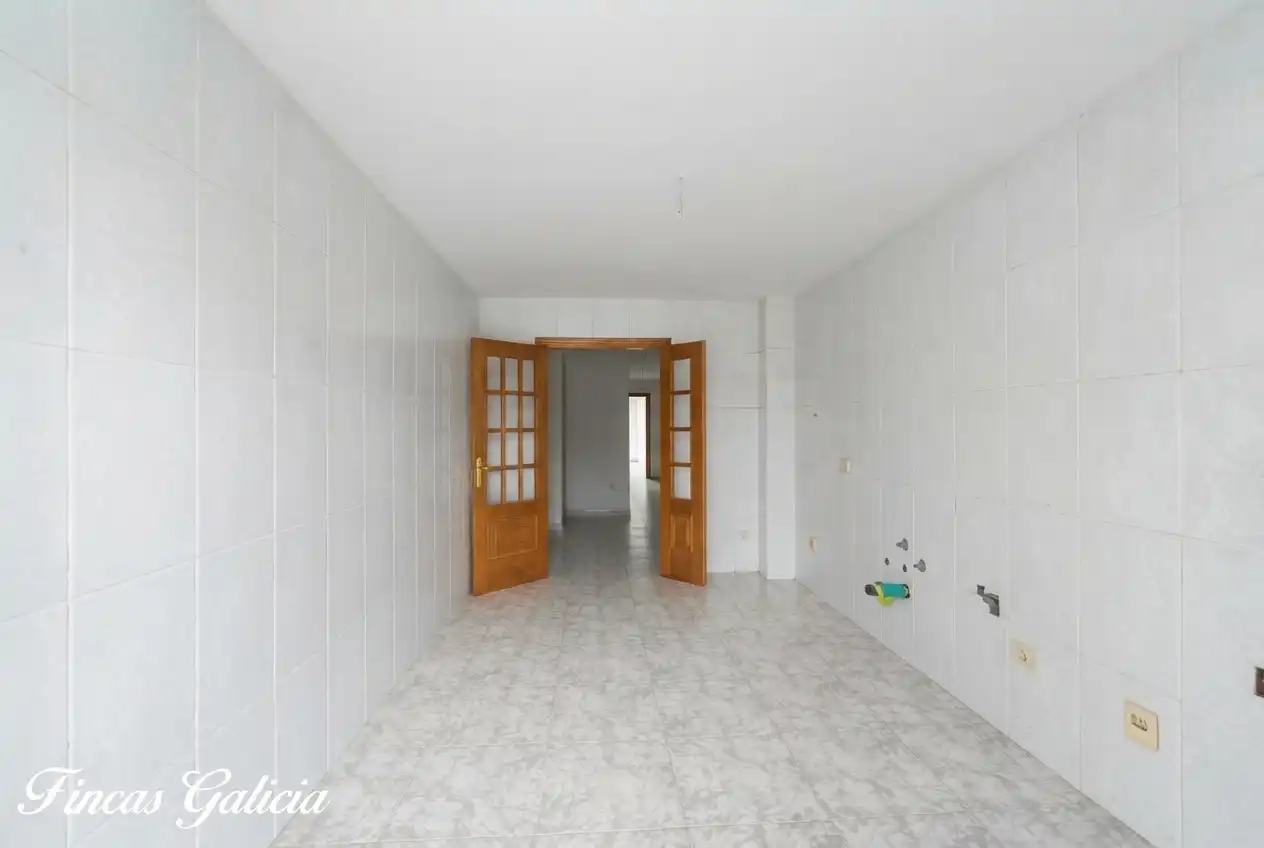 Piso con terraza en venta en Verín, imagen 3