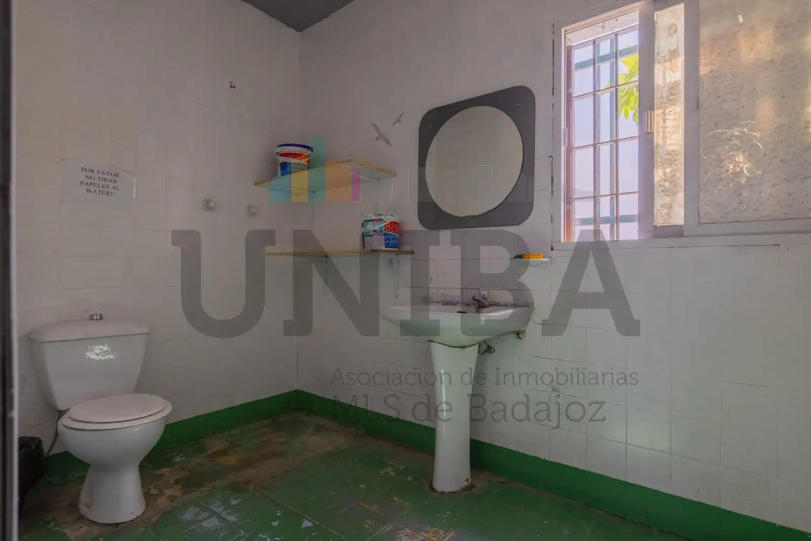 Bany de Nau industrial en venda en Badajoz