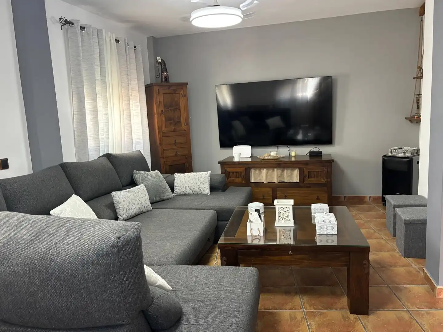 Sala d'estar de Casa adosada en venda en La Línea de la Concepción amb Terrassa