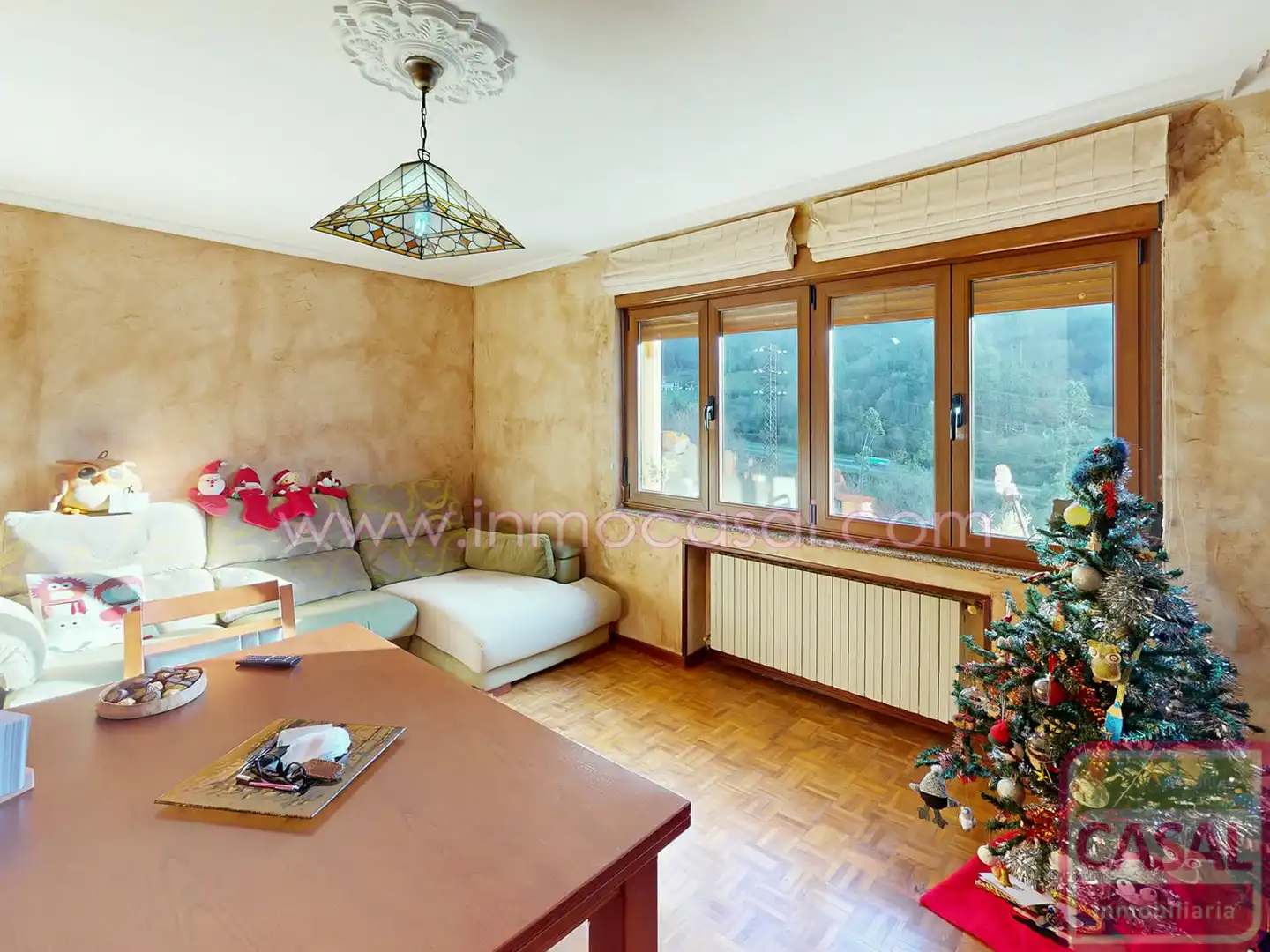 Sala d'estar de Casa o xalet en venda en Mieres (Asturias) amb Calefacció, Terrassa i Traster