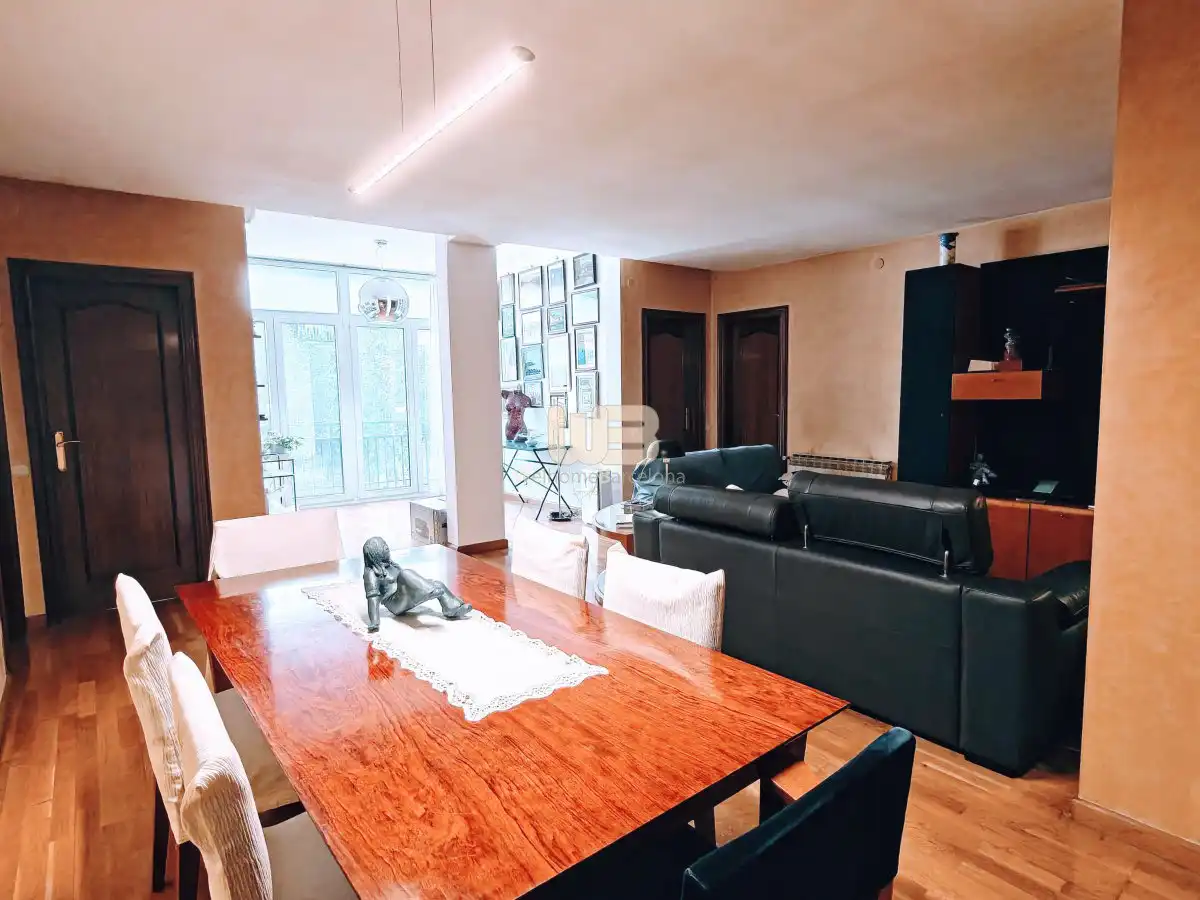 Dúplex en venta en Carrer de Provença, El Camp de l'Arpa del Clot