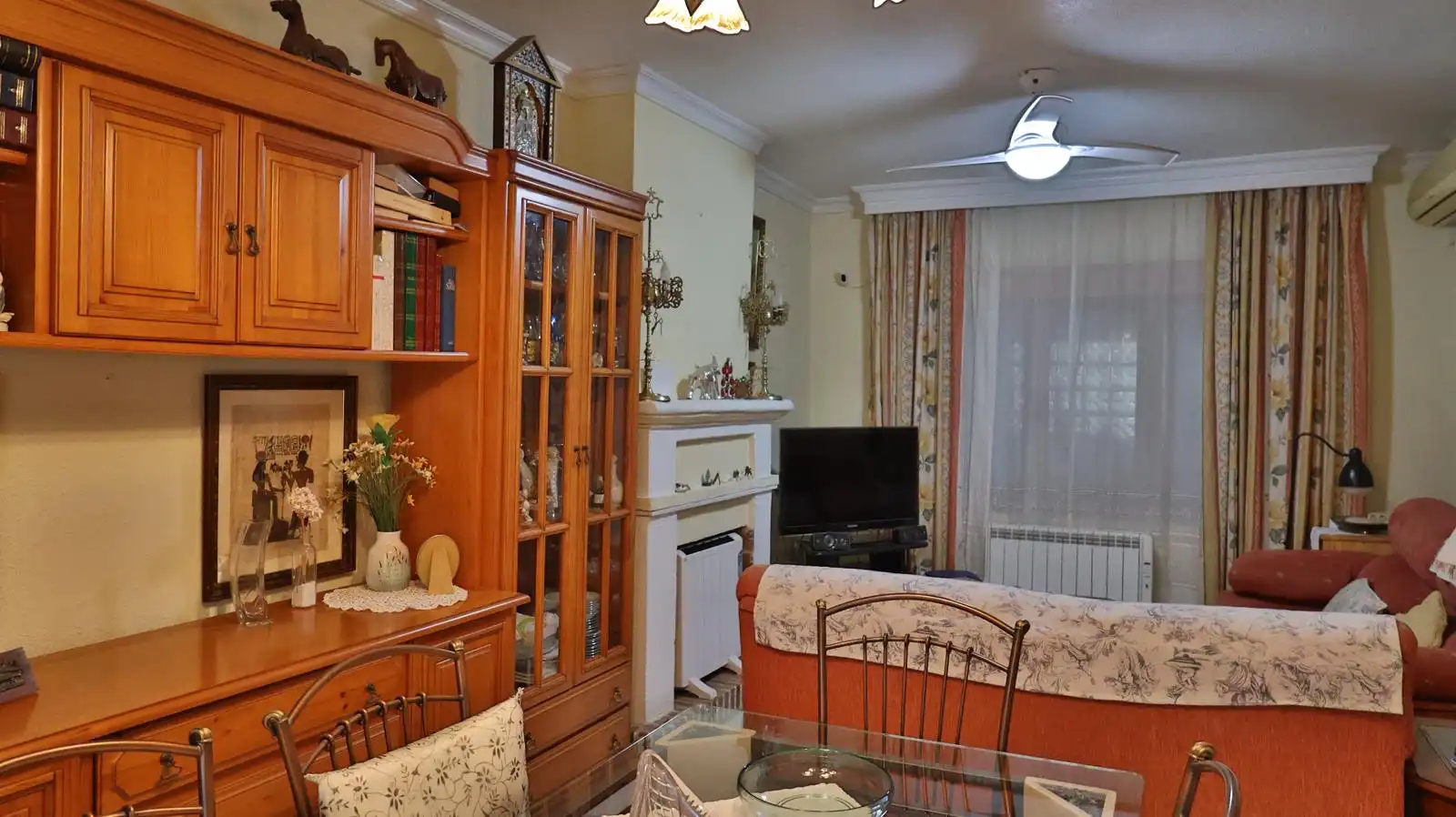 Living room of Detached homes for sale in Málaga  with Terrace and Community pool