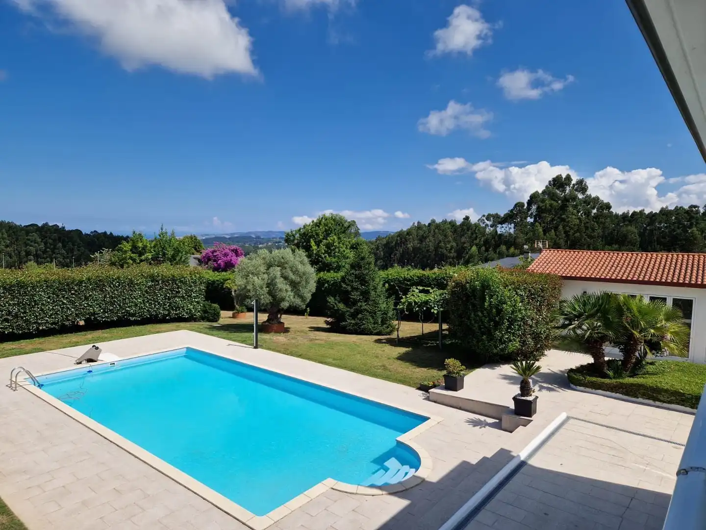 Piscina de Casa o xalet en venda en Oleiros amb Calefacció, Jardí privat i Terrassa