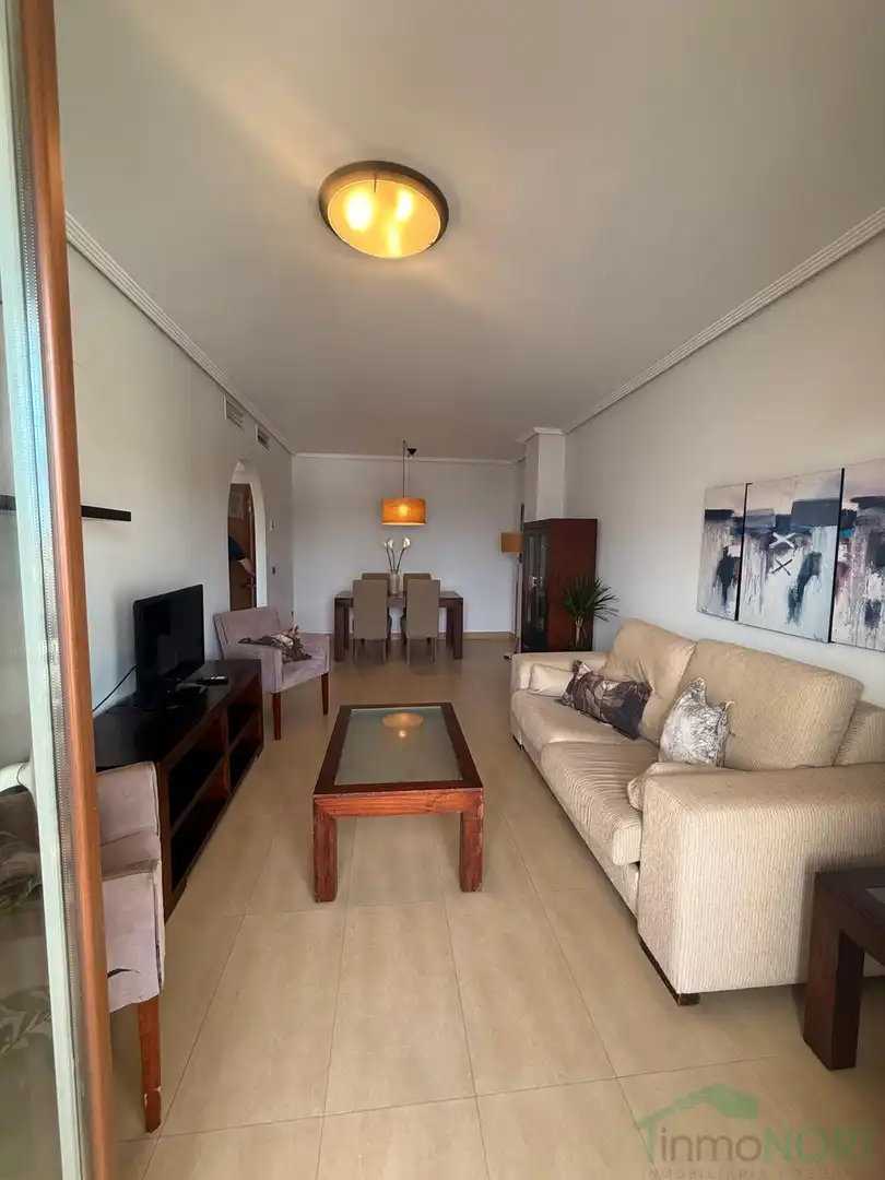 Sala d'estar de Apartament de lloguer en Los Alcázares amb Moblat, Balcó i Piscina comunitària